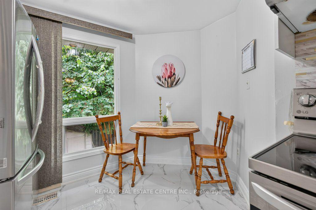 Photo 13 of 67 Grandridge Crescent, Guelph, Willow West/Sugarbush/West Acres — HOMEH
