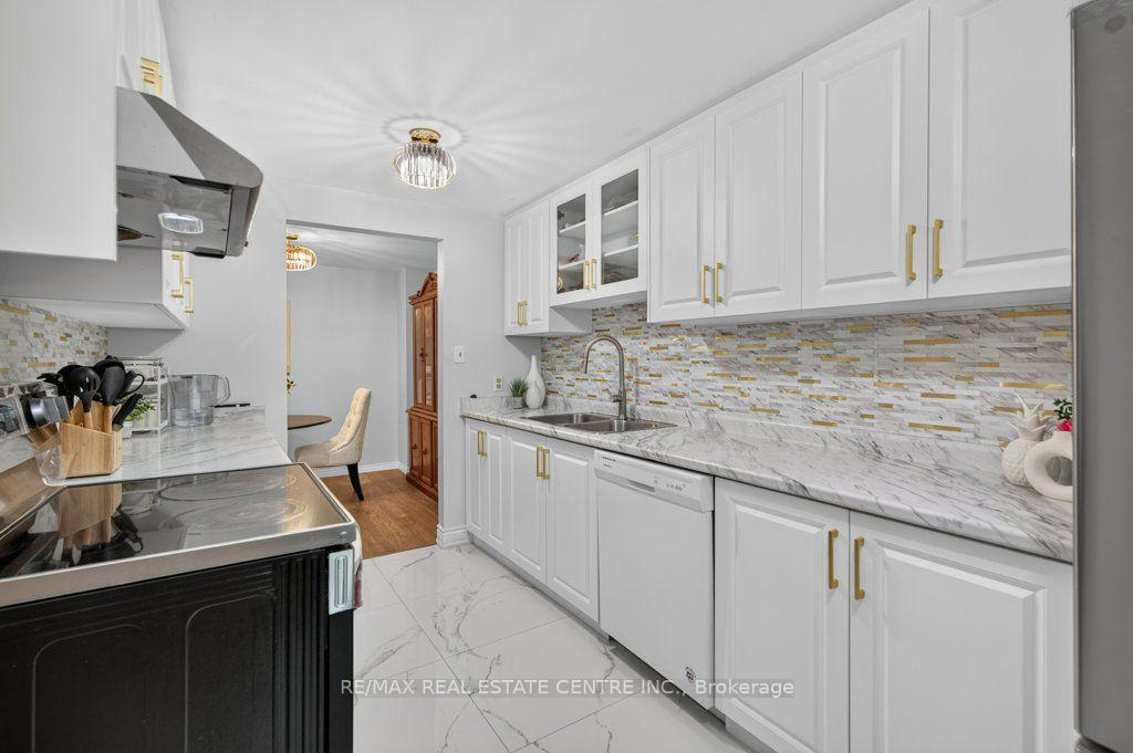 Photo 14 of 67 Grandridge Crescent, Guelph, Willow West/Sugarbush/West Acres — HOMEH