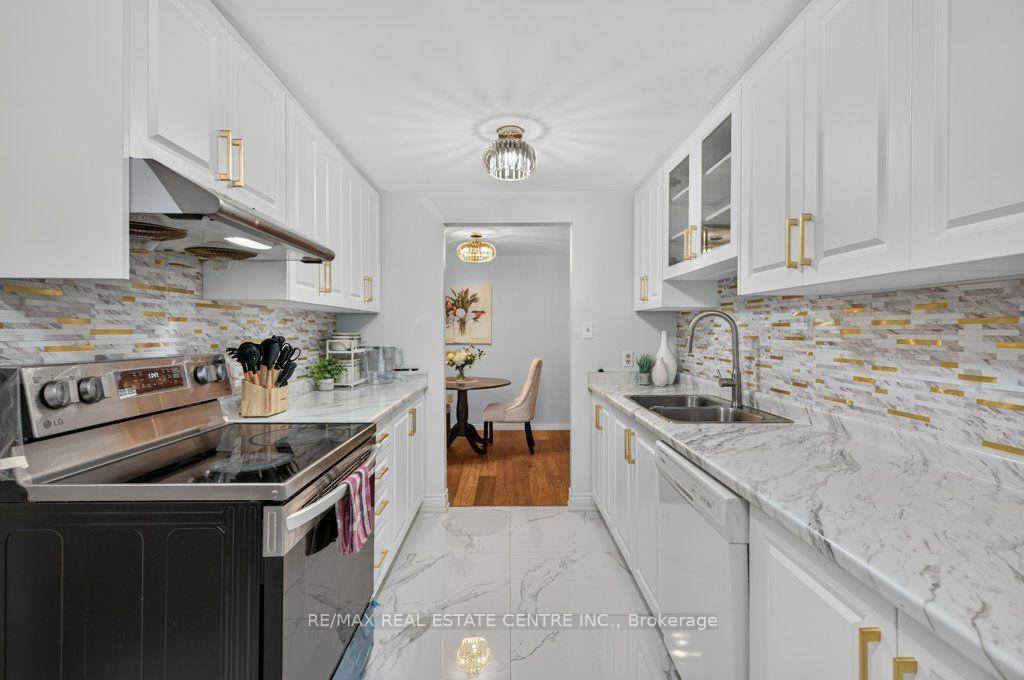 Photo 15 of 67 Grandridge Crescent, Guelph, Willow West/Sugarbush/West Acres — HOMEH
