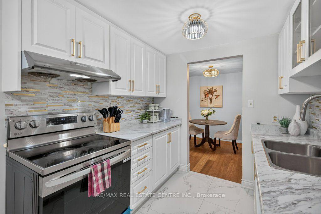 Photo 17 of 67 Grandridge Crescent, Guelph, Willow West/Sugarbush/West Acres — HOMEH