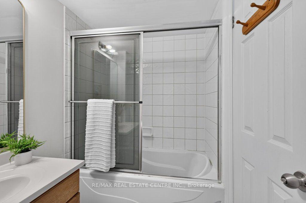 Photo 30 of 67 Grandridge Crescent, Guelph, Willow West/Sugarbush/West Acres — HOMEH
