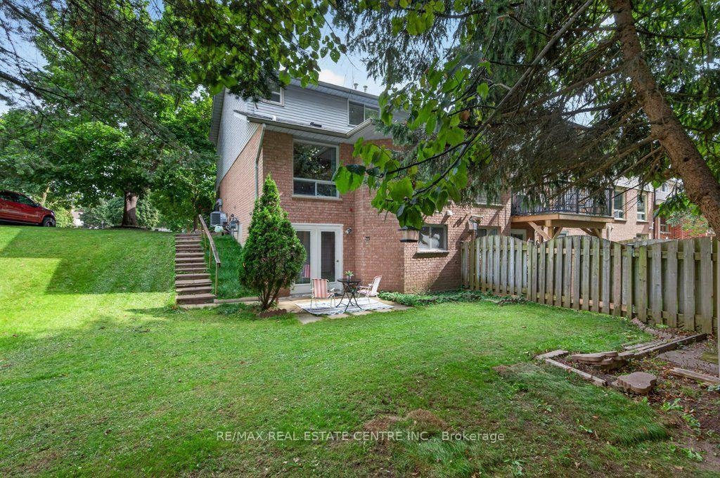 Photo 3 of 67 Grandridge Crescent, Guelph, Willow West/Sugarbush/West Acres — HOMEH