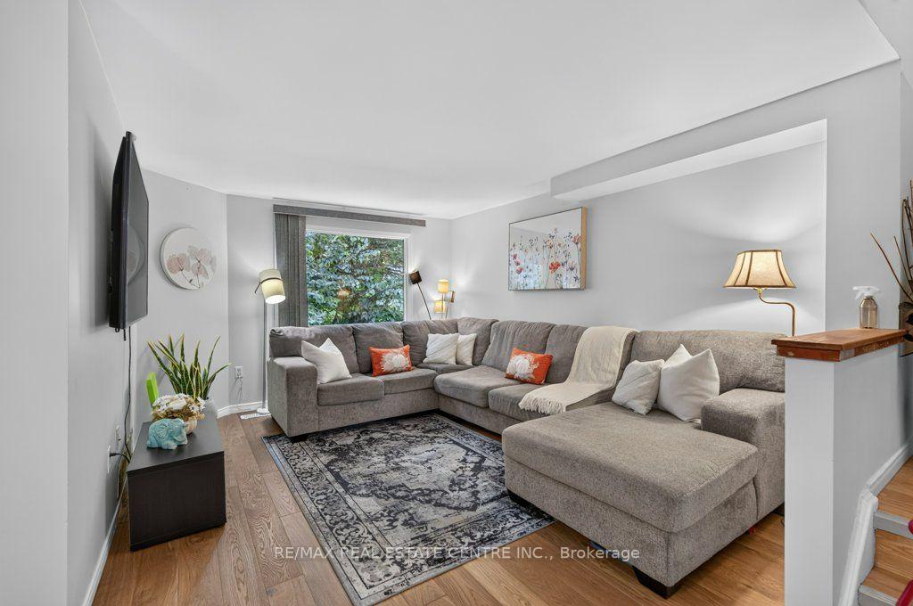 Photo 10 of 67 Grandridge Crescent, Guelph, Willow West/Sugarbush/West Acres — HOMEH
