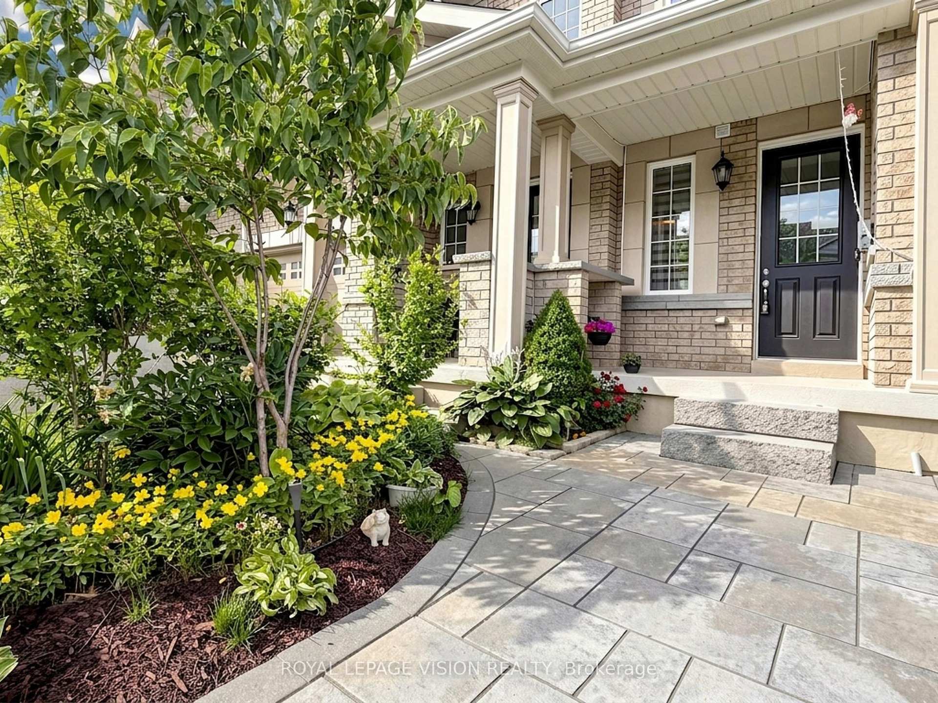 Photo 3 of 24 Pennycross Crescent, Brampton, Northwest Brampton — HOMEH