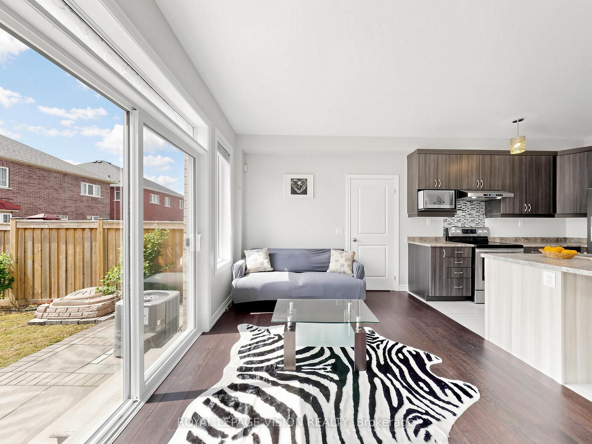 Photo 7 of 24 Pennycross Crescent, Brampton, Northwest Brampton — HOMEH