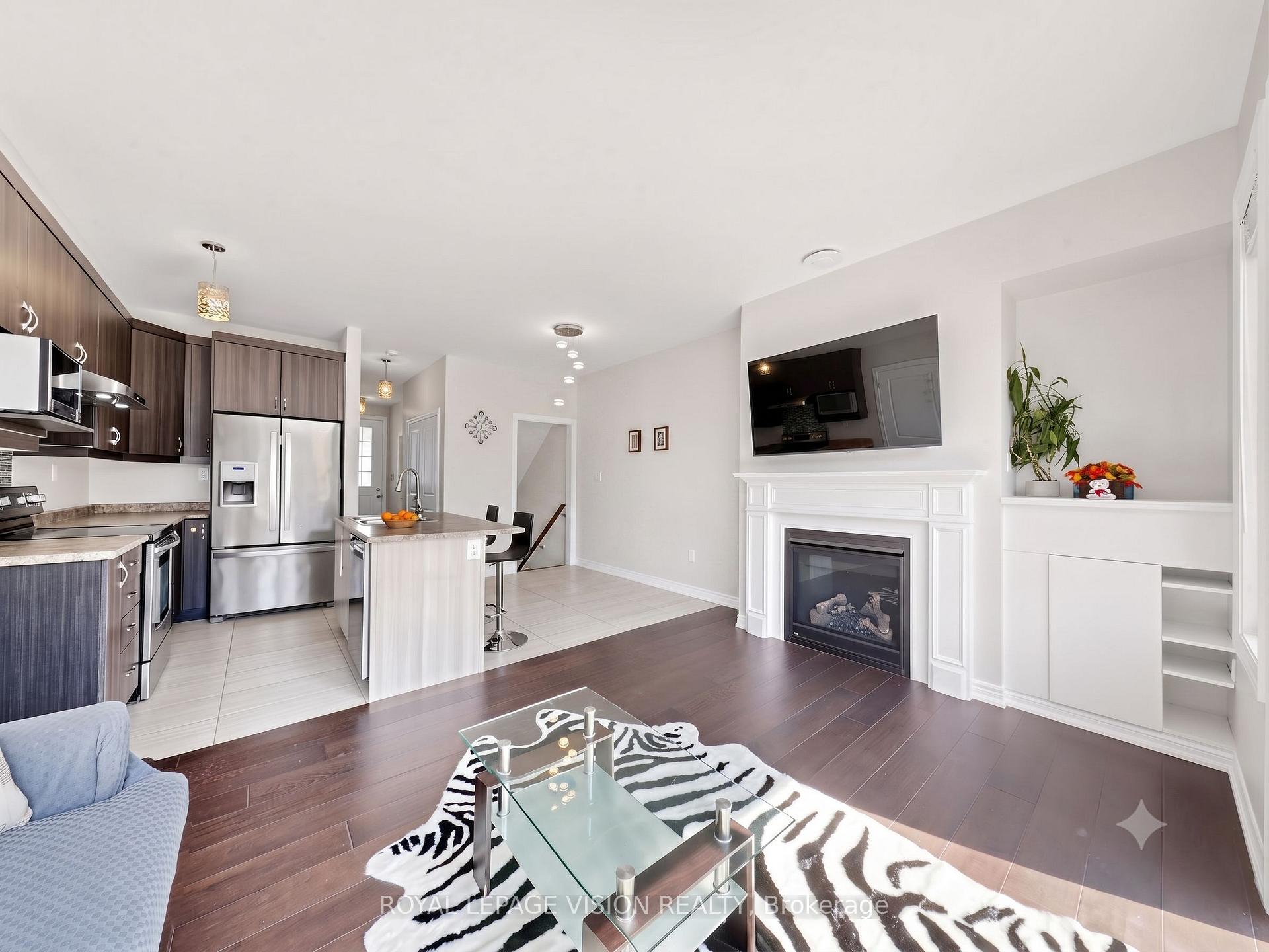 Photo 5 of 24 Pennycross Crescent, Brampton, Northwest Brampton — HOMEH