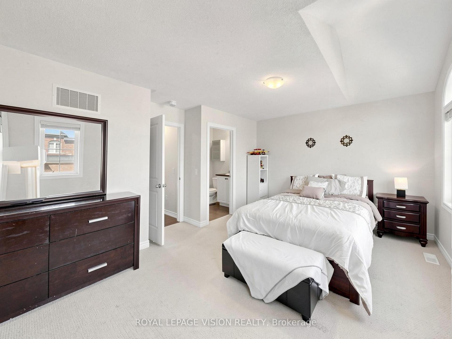 Photo 11 of 24 Pennycross Crescent, Brampton, Northwest Brampton — HOMEH