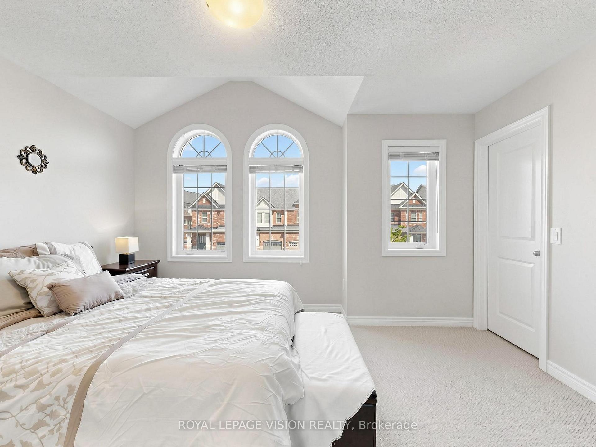 Photo 15 of 24 Pennycross Crescent, Brampton, Northwest Brampton — HOMEH