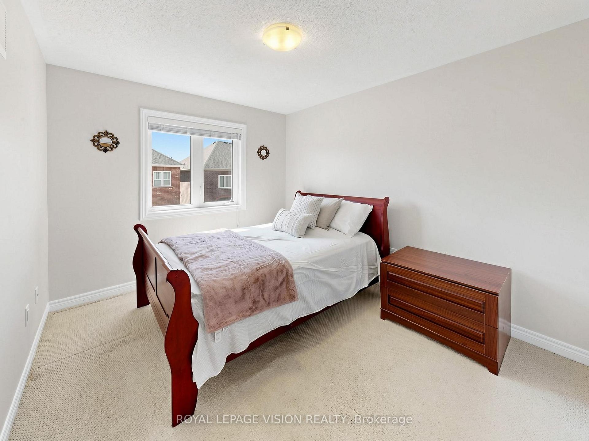 Photo 16 of 24 Pennycross Crescent, Brampton, Northwest Brampton — HOMEH