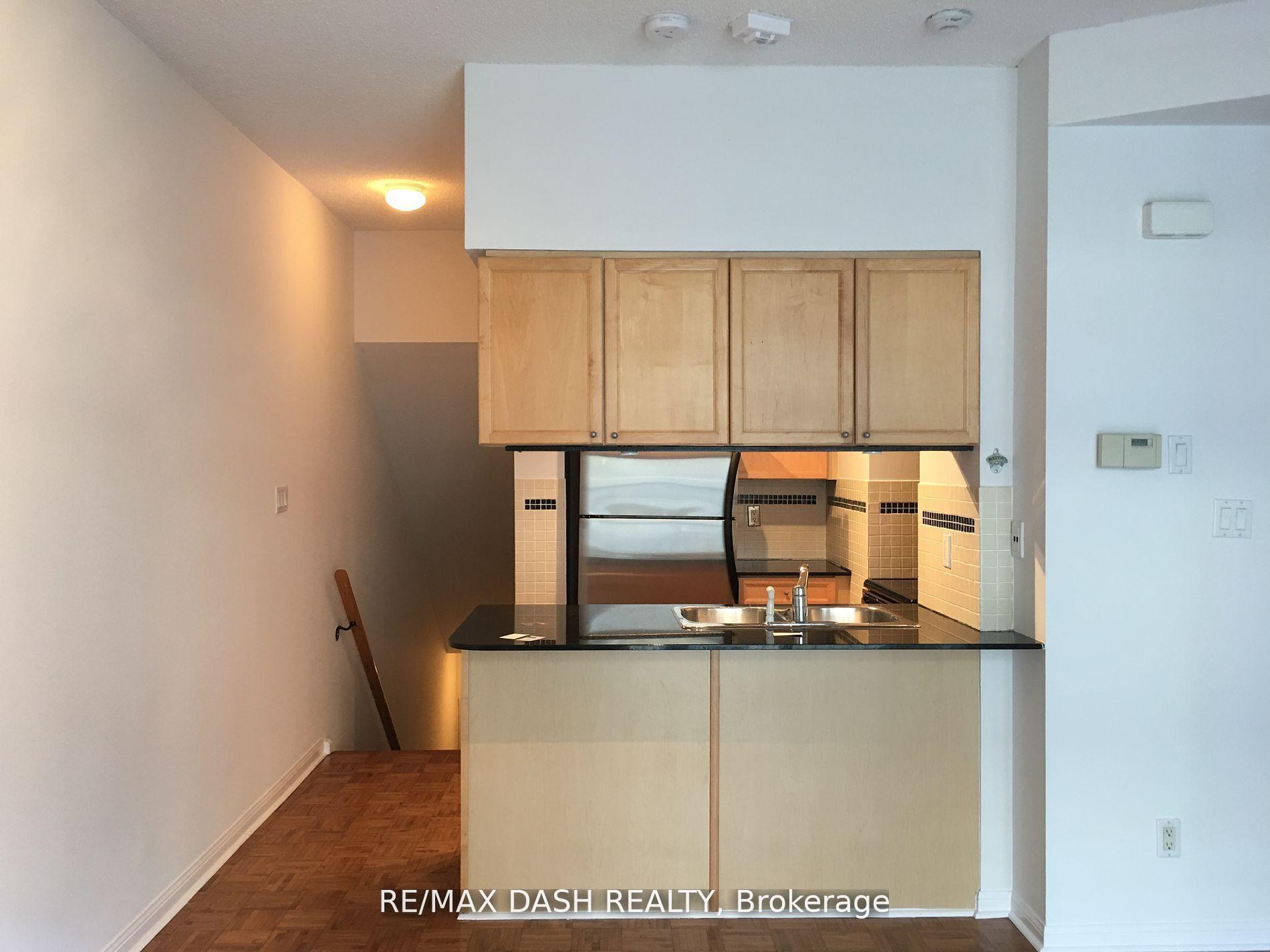 Photo 5 of Unit 535, 36 Stadium Road, Toronto, Niagara — HOMEH