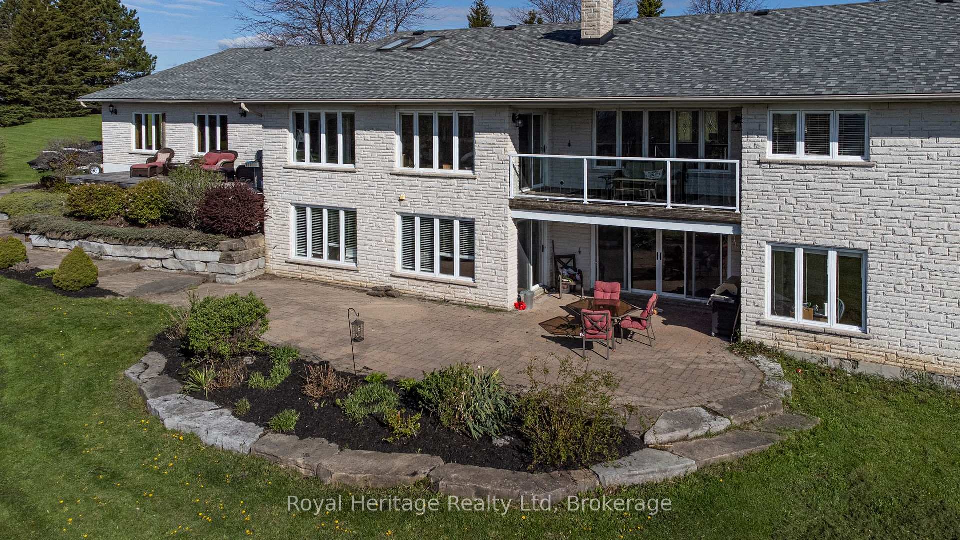 Photo 2 of 37 Forest Hill Drive, Hamilton Township, Rural Hamilton — HOMEH