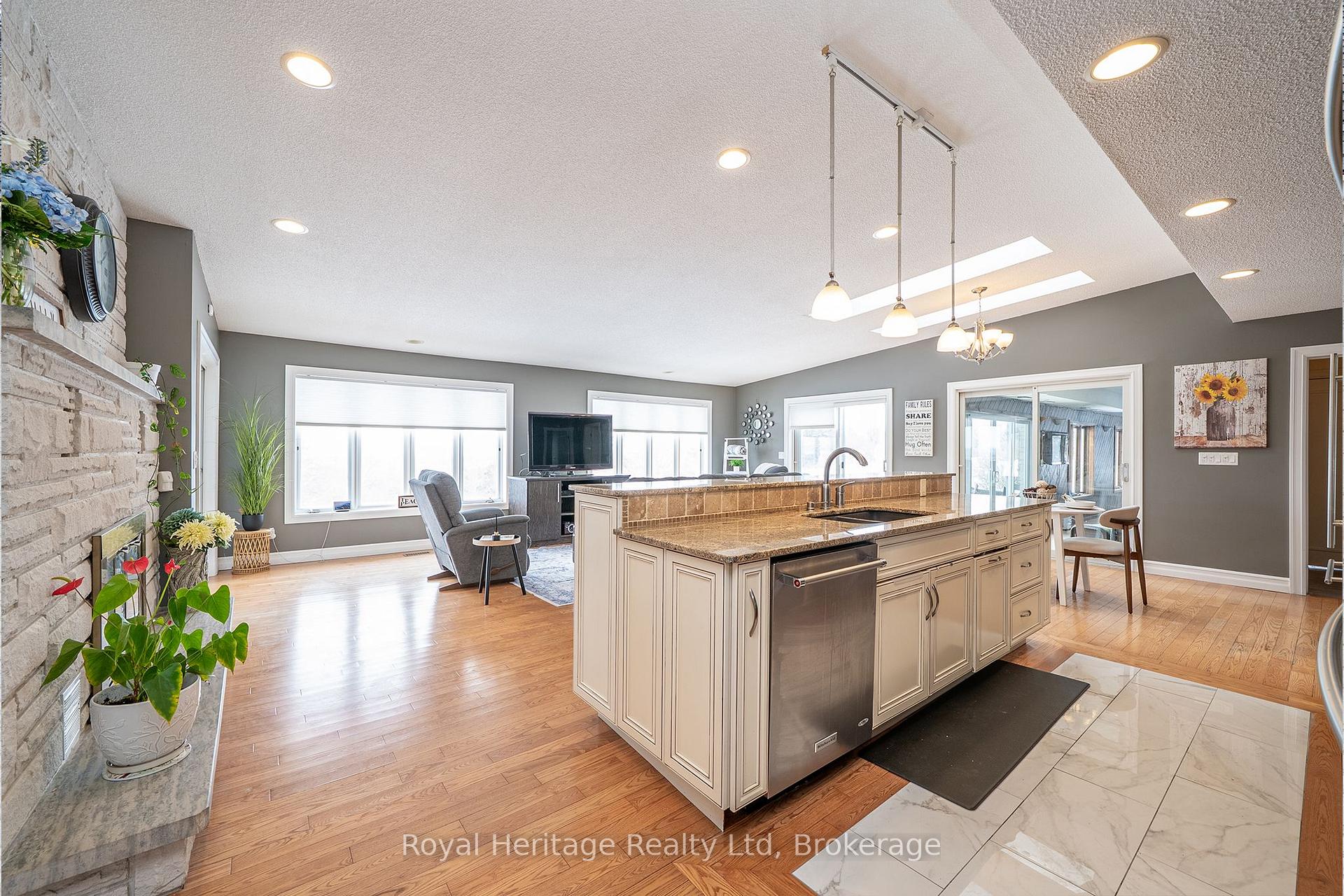 Photo 17 of 37 Forest Hill Drive, Hamilton Township, Rural Hamilton — HOMEH