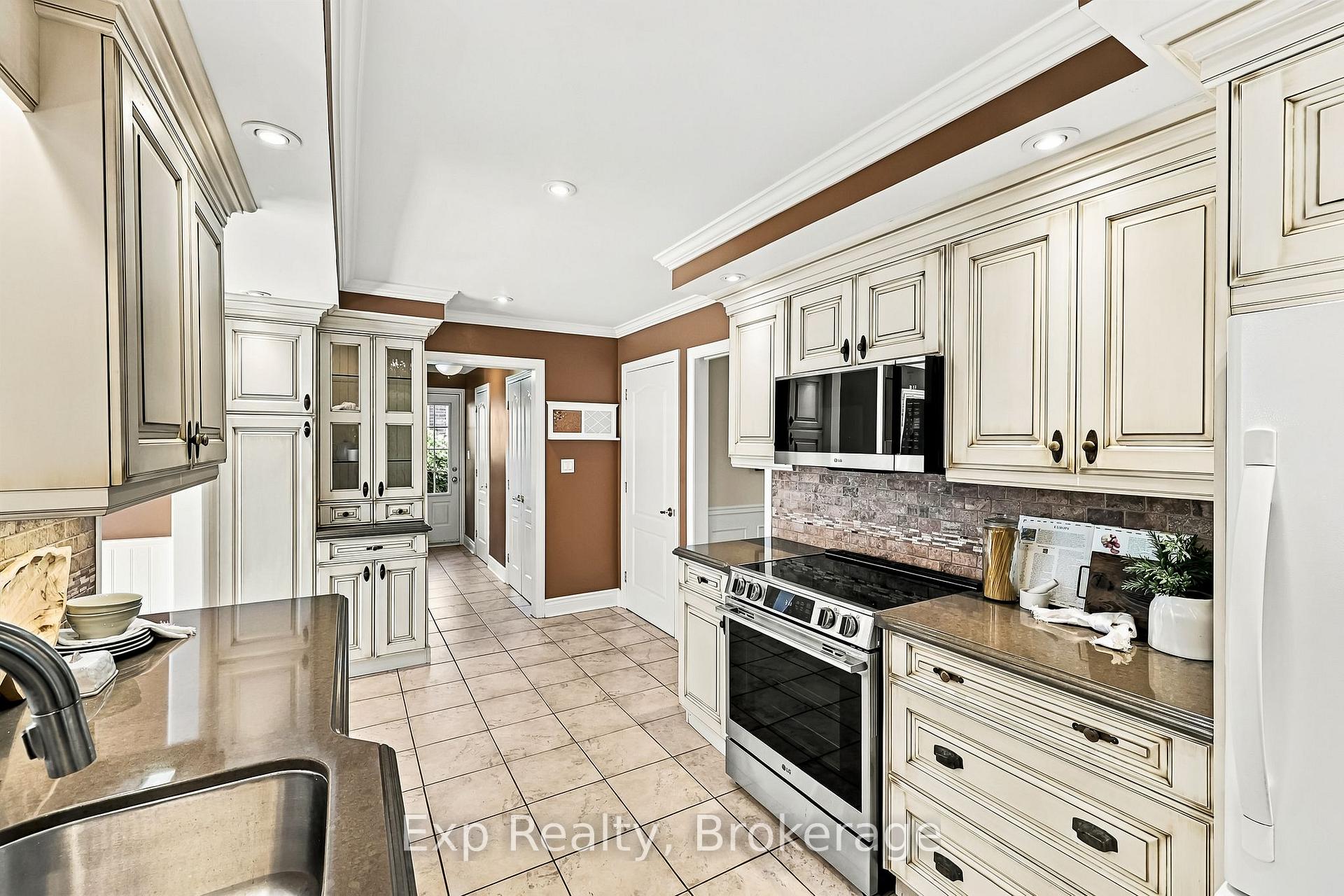 Photo 13 of 717 Westwood Drive, Cobourg — HOMEH