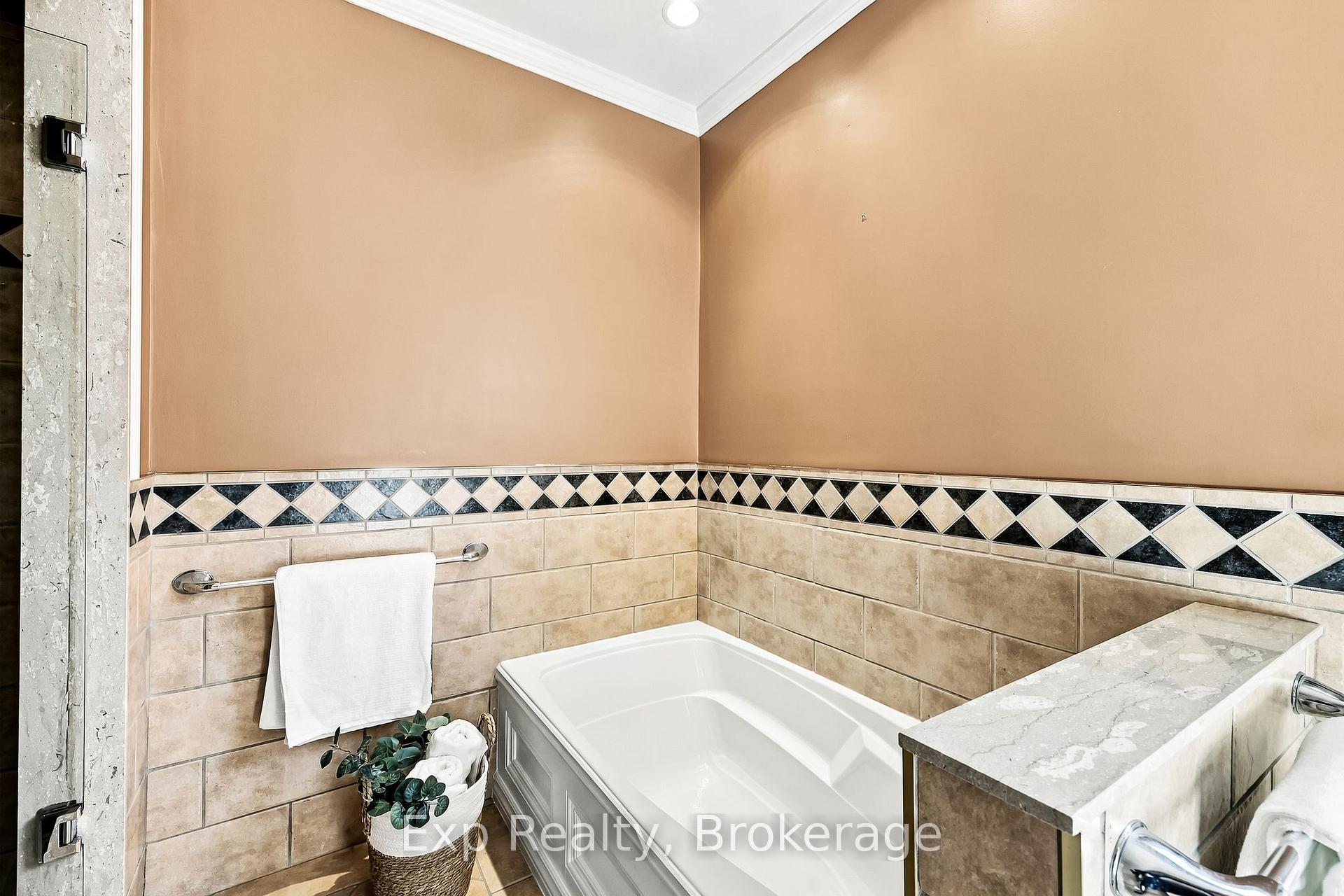Photo 37 of 717 Westwood Drive, Cobourg — HOMEH