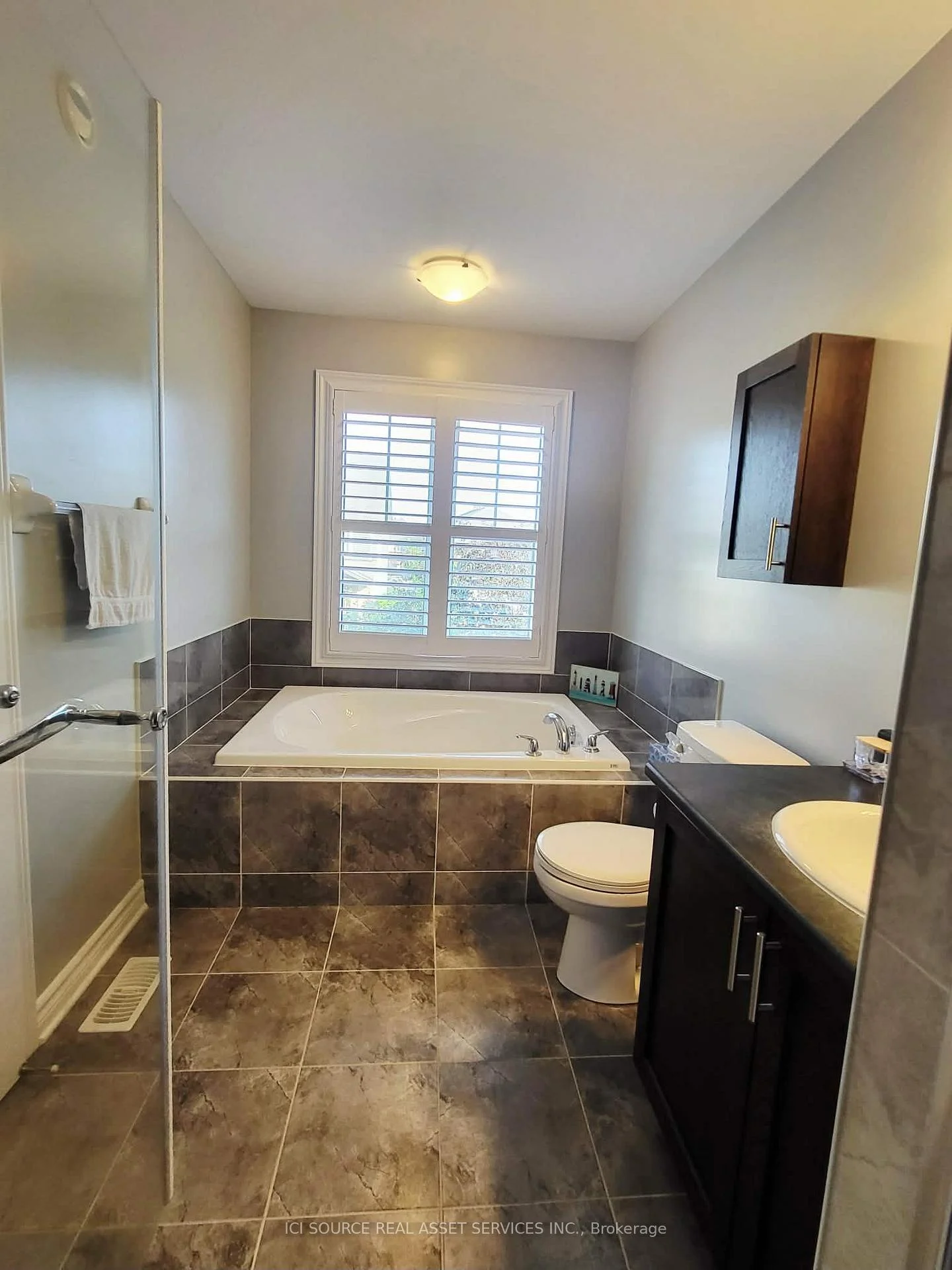 Photo 36 of 308 Fergus Crescent, Ottawa, Barrhaven - Cedargrove/Fraserdale — HOMEH