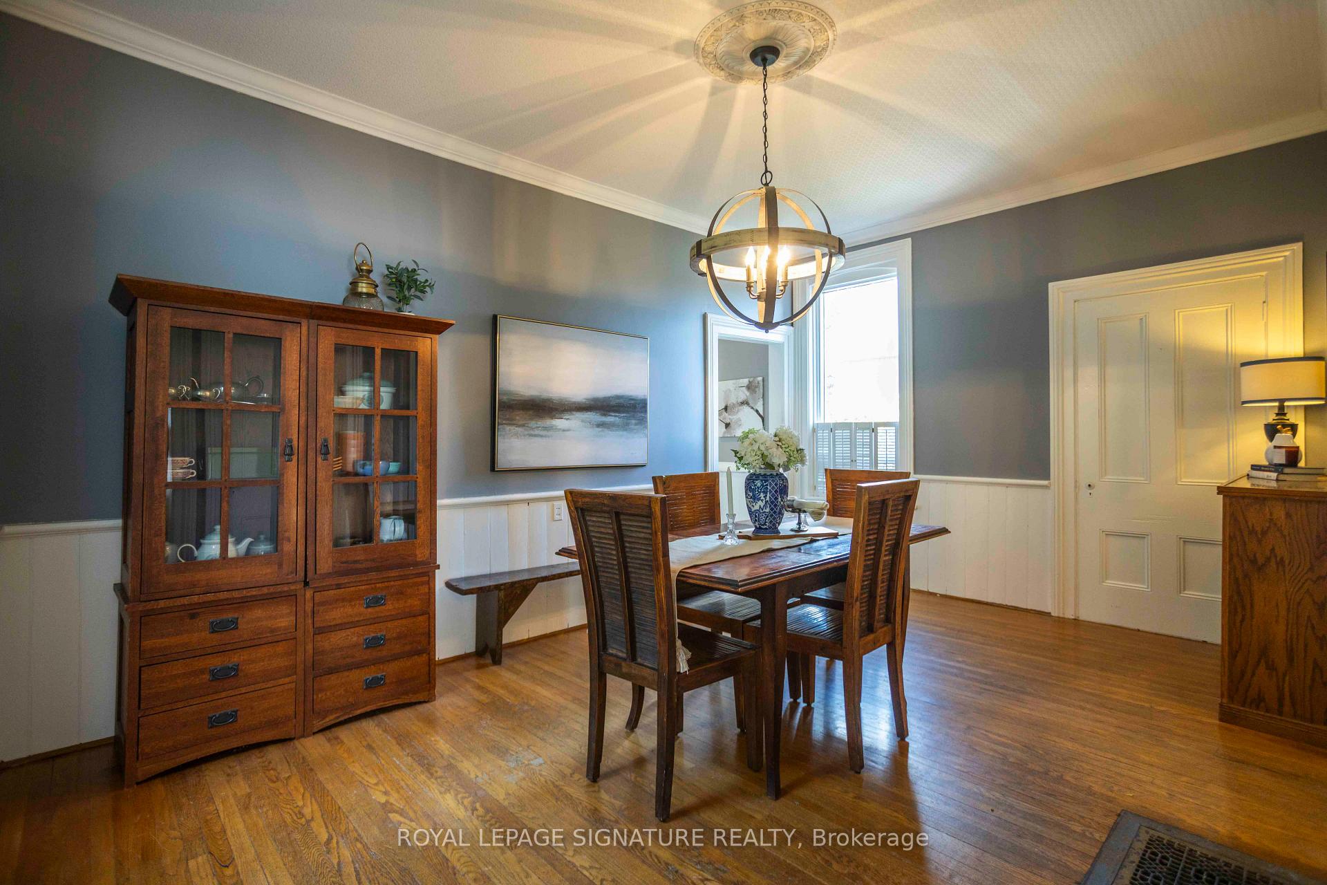 Photo 5 of 55 Brock Street E, Uxbridge — HOMEH