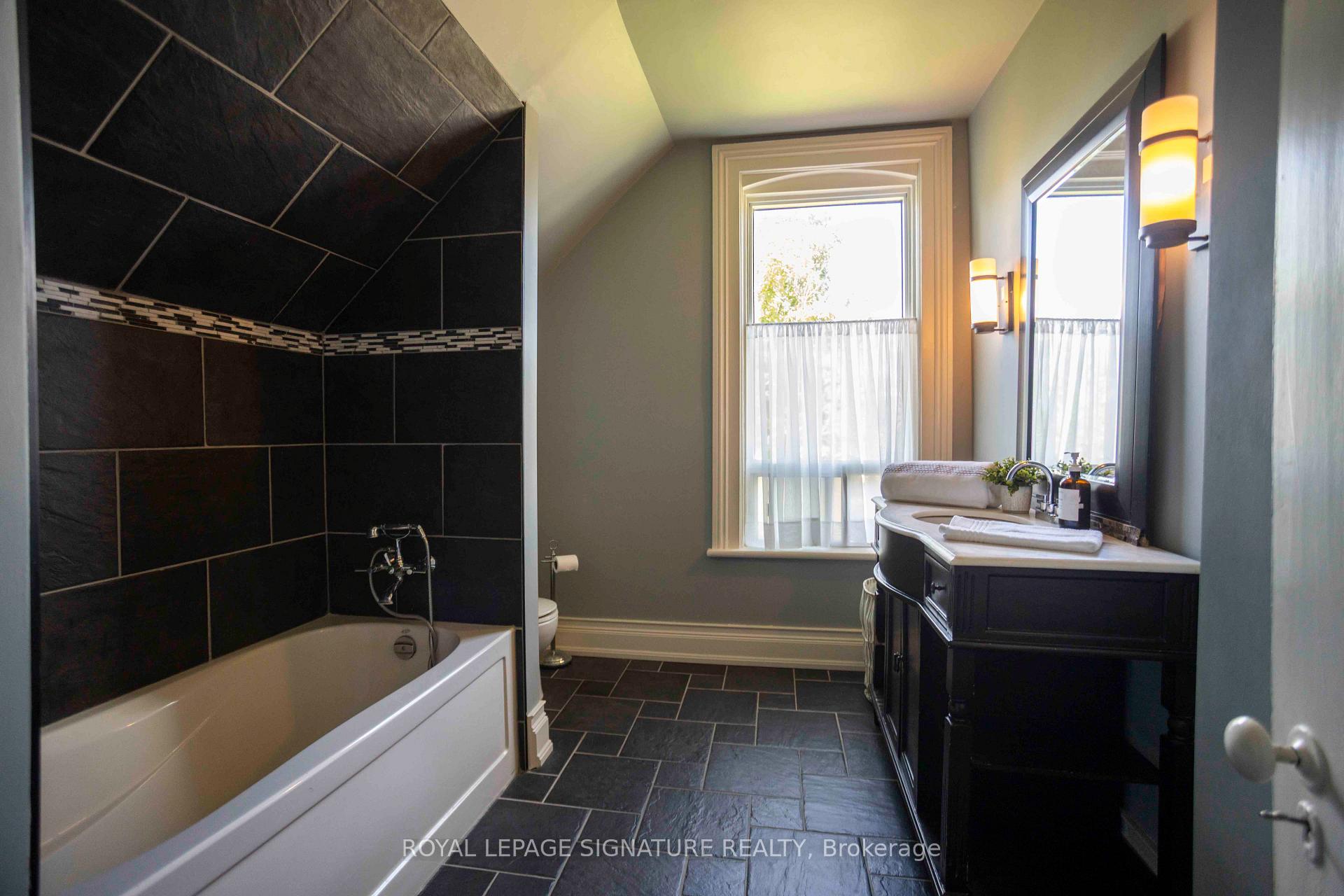 Photo 14 of 55 Brock Street E, Uxbridge — HOMEH