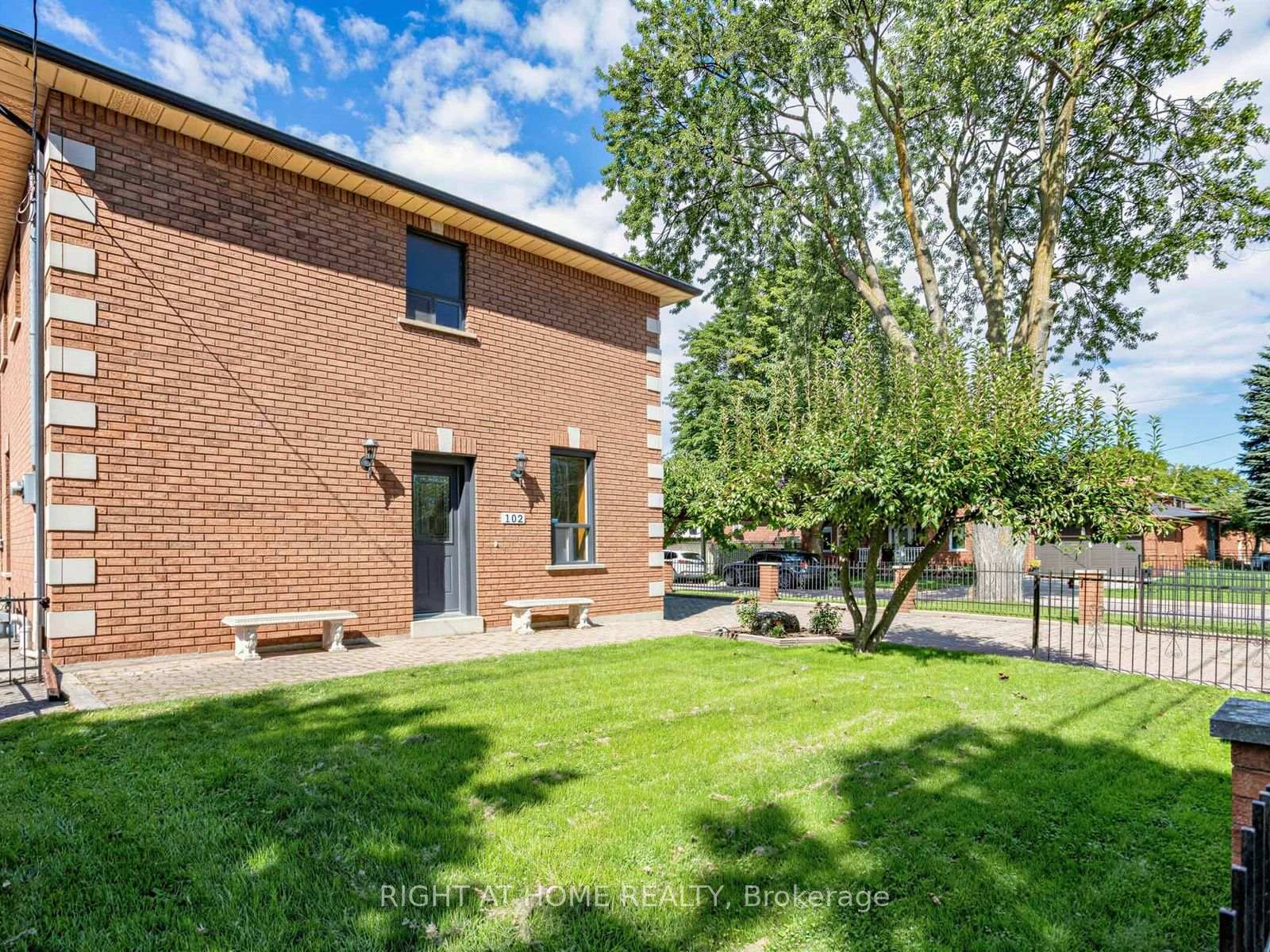 Photo 41 of 102 Judson Street, Etobicoke, Mimico — HOMEH
