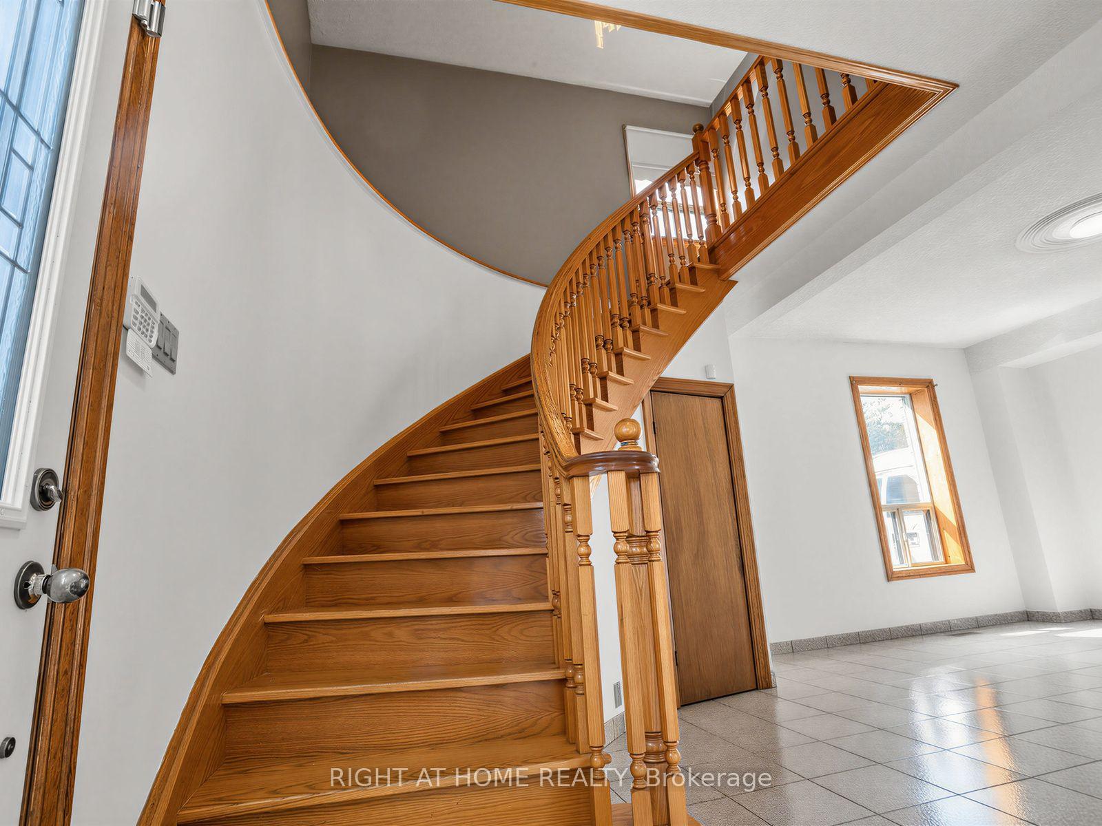 Photo 6 of 102 Judson Street, Etobicoke, Mimico — HOMEH