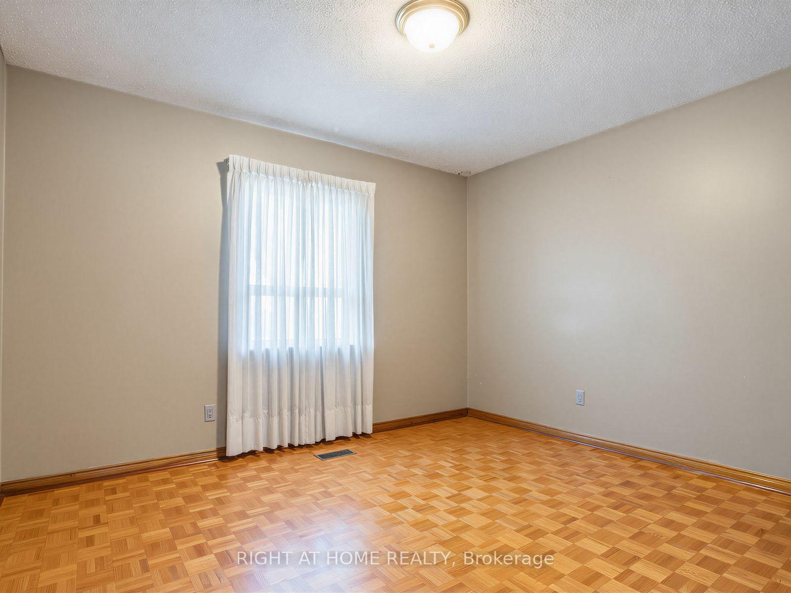 Photo 14 of 102 Judson Street, Etobicoke, Mimico — HOMEH