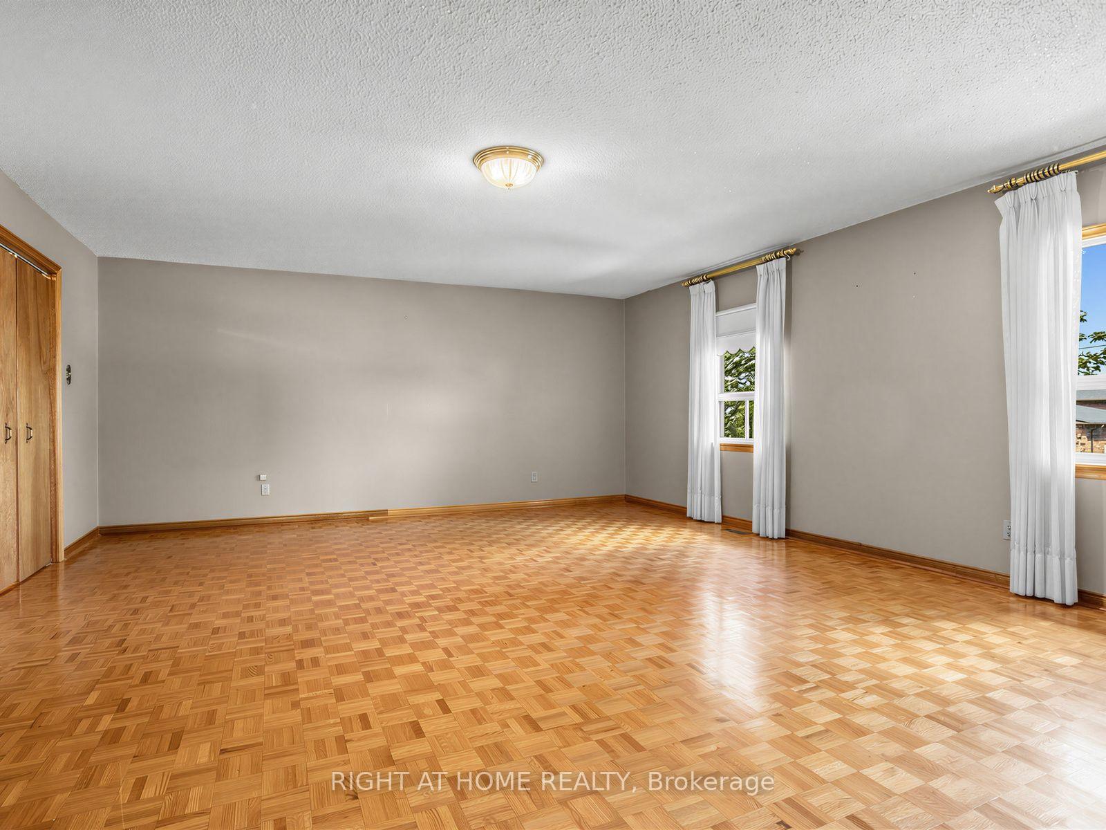 Photo 16 of 102 Judson Street, Etobicoke, Mimico — HOMEH