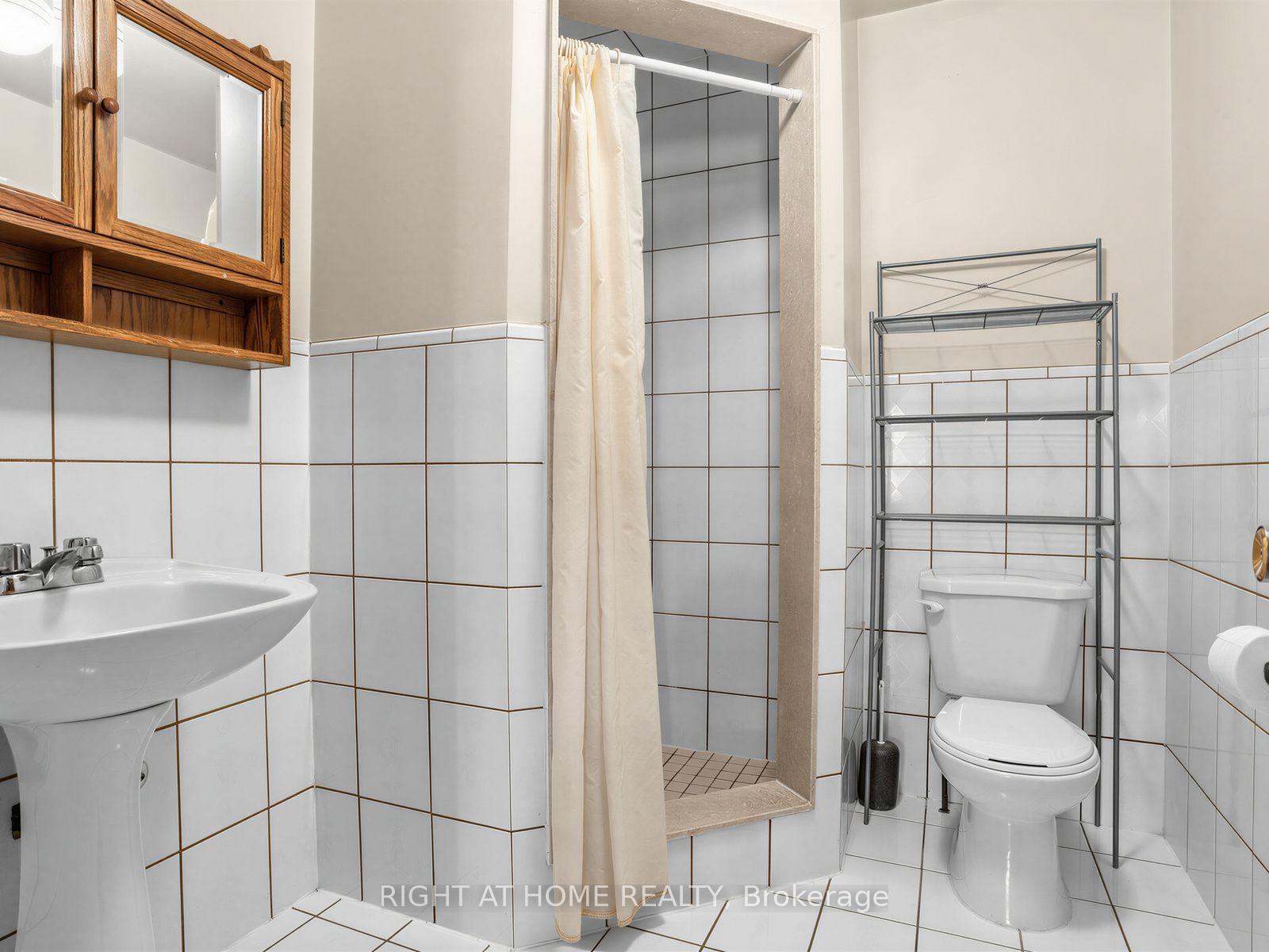 Photo 19 of 102 Judson Street, Etobicoke, Mimico — HOMEH