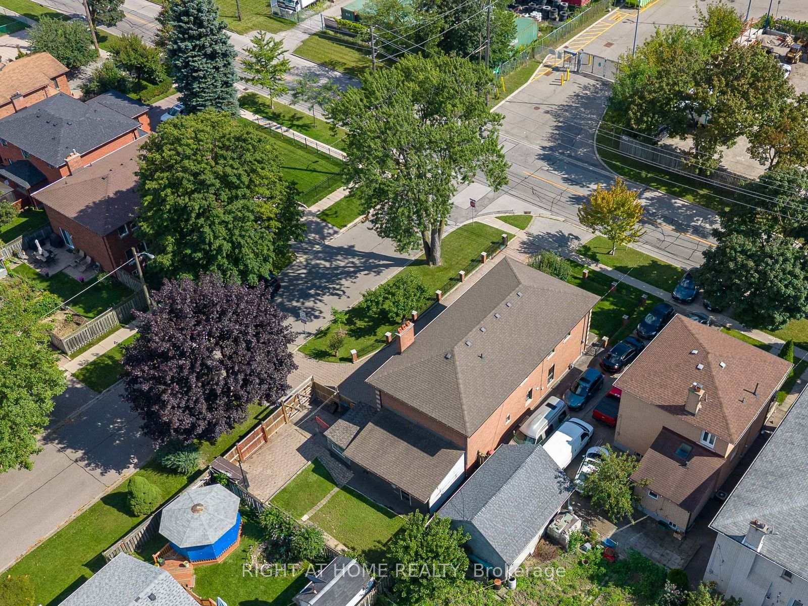 Photo 42 of 102 Judson Street, Etobicoke, Mimico — HOMEH