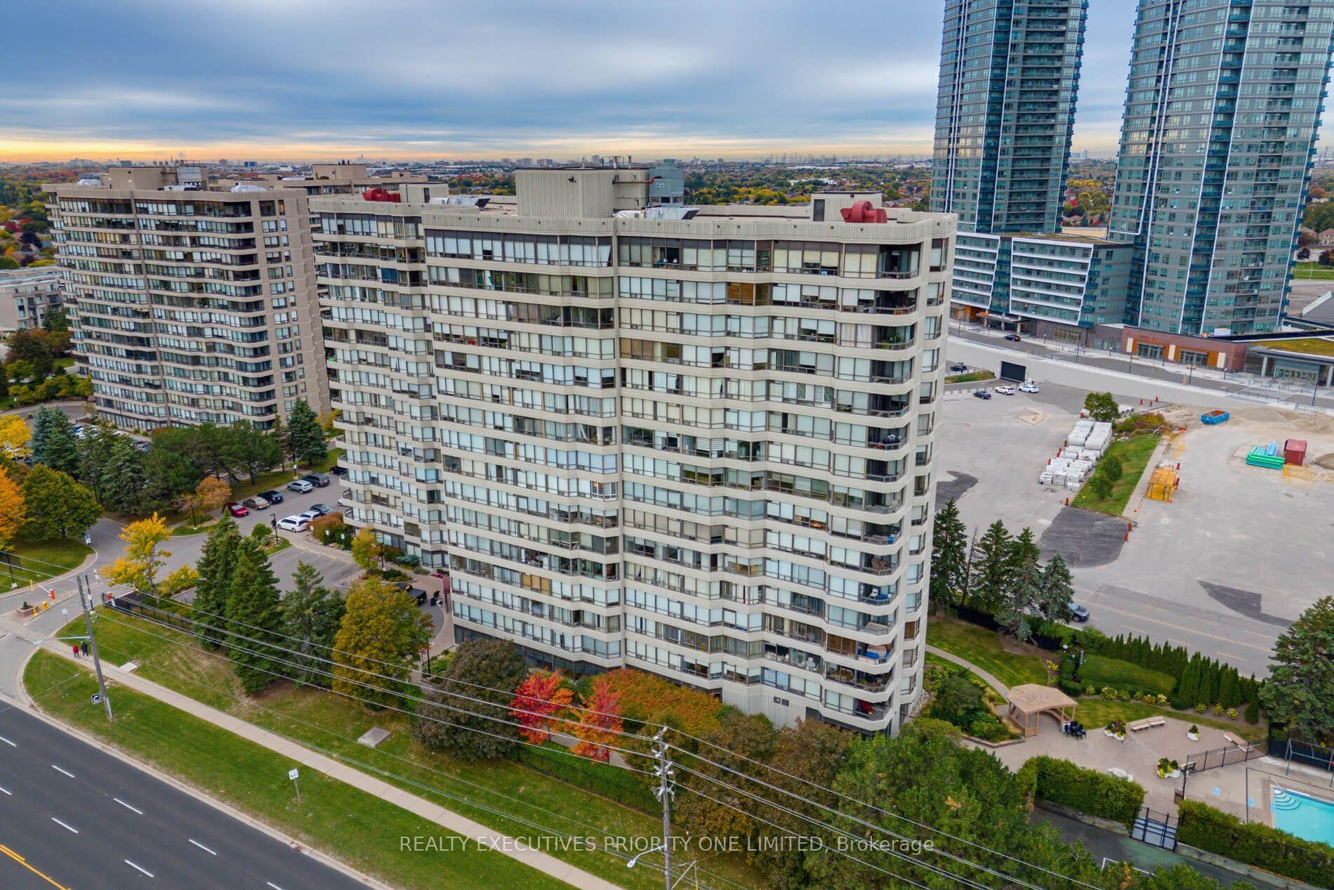 Photo 2 of Unit 1501, 7460 Bathurst Street, Vaughan, Brownridge — HOMEH