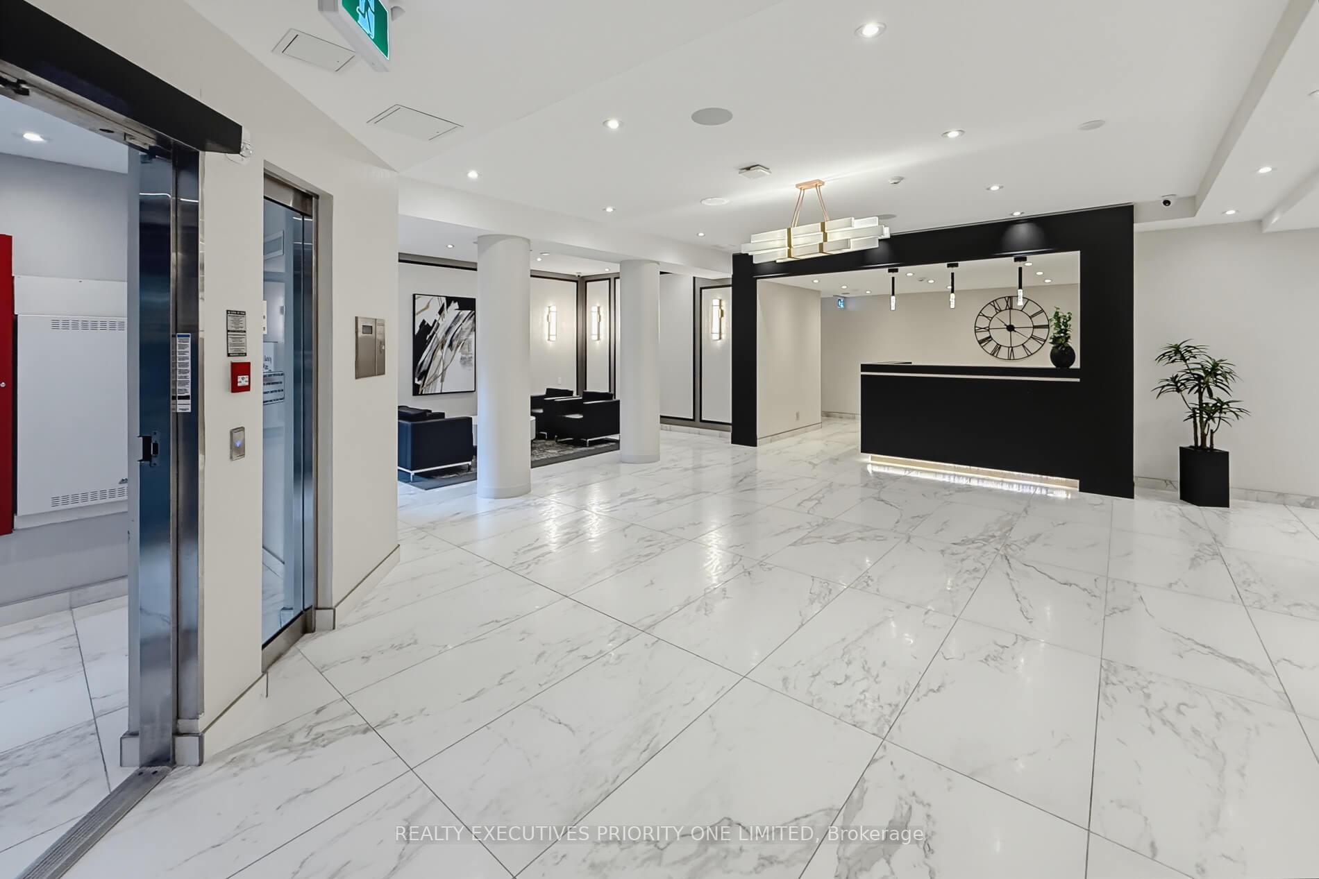 Photo 5 of Unit 1501, 7460 Bathurst Street, Vaughan, Brownridge — HOMEH