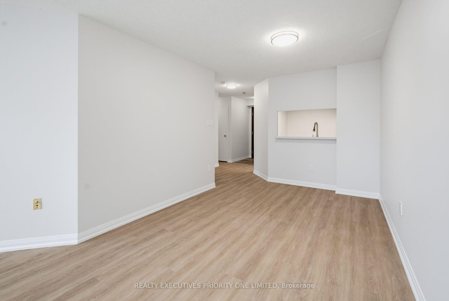 Photo 7 of Unit 1501, 7460 Bathurst Street, Vaughan, Brownridge — HOMEH