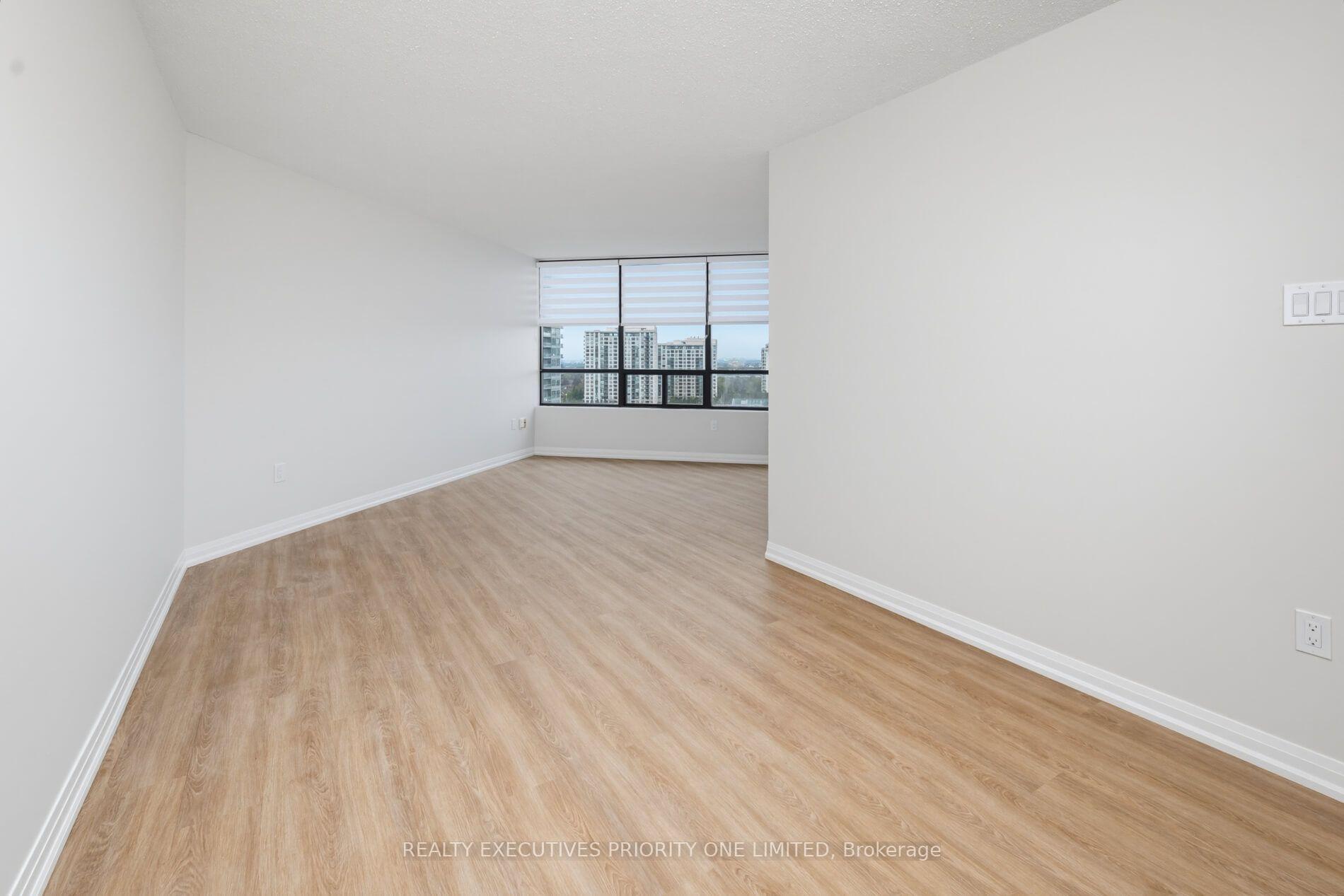 Photo 9 of Unit 1501, 7460 Bathurst Street, Vaughan, Brownridge — HOMEH