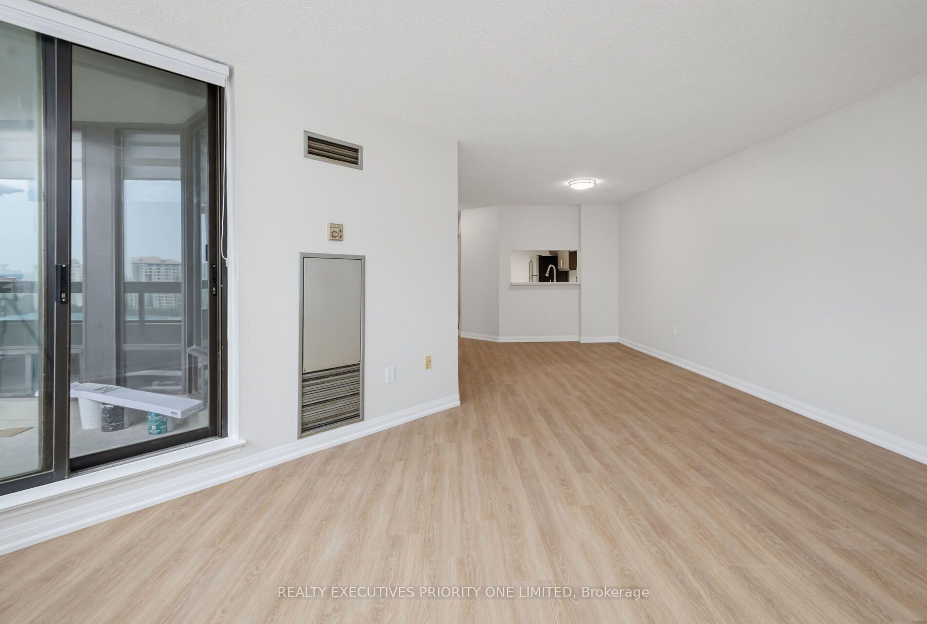 Photo 10 of Unit 1501, 7460 Bathurst Street, Vaughan, Brownridge — HOMEH