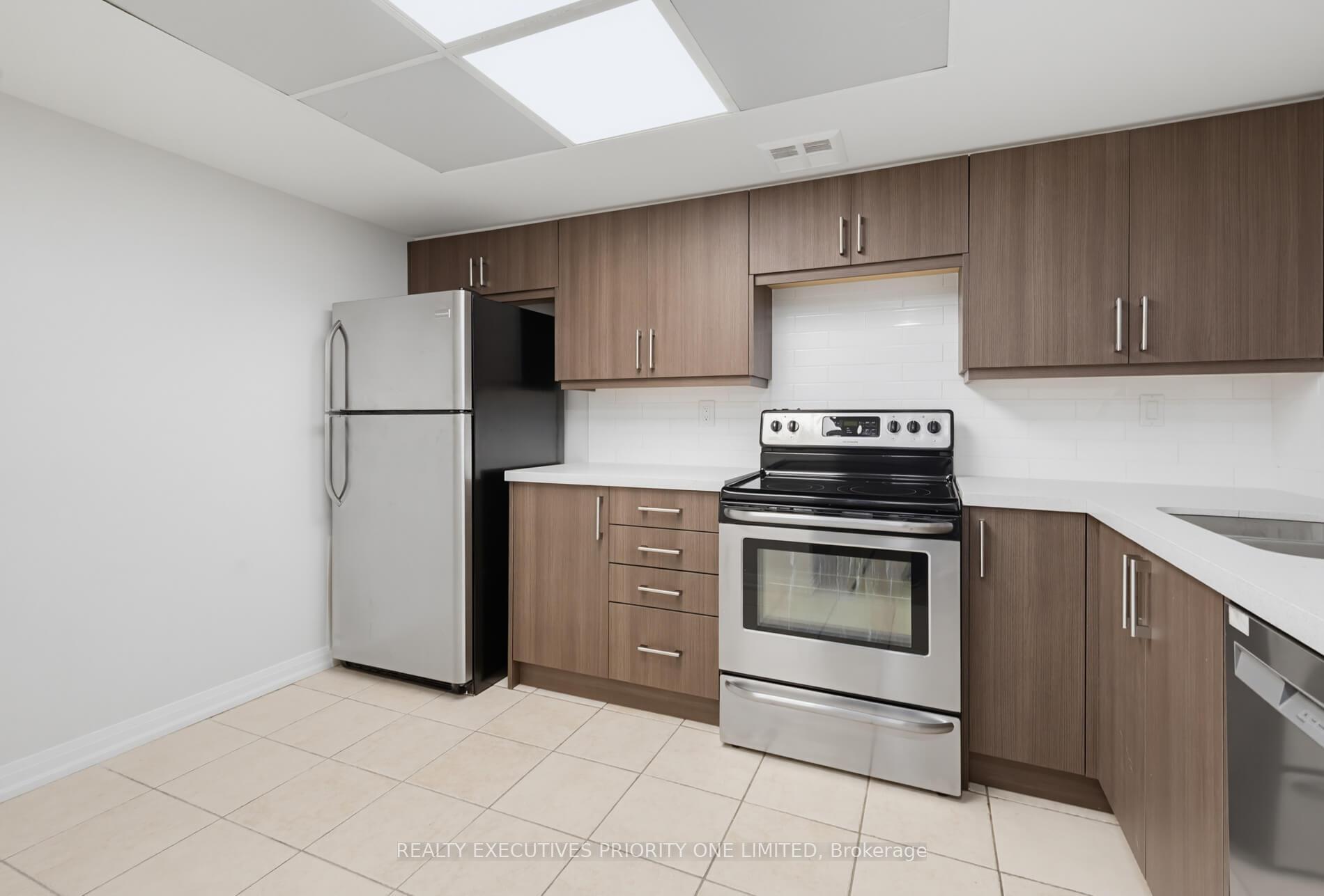 Photo 13 of Unit 1501, 7460 Bathurst Street, Vaughan, Brownridge — HOMEH