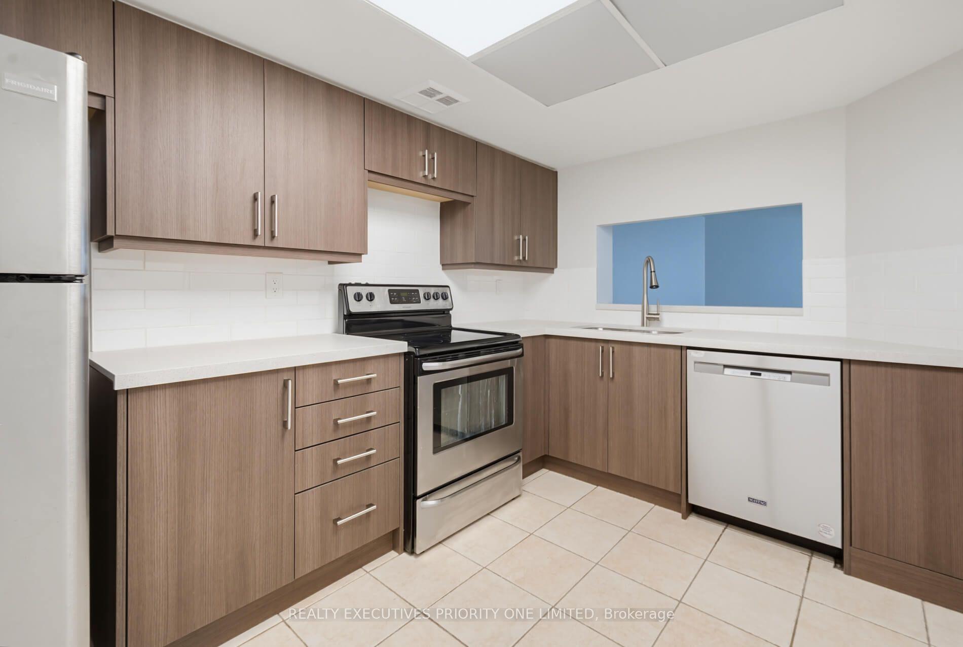 Photo 14 of Unit 1501, 7460 Bathurst Street, Vaughan, Brownridge — HOMEH