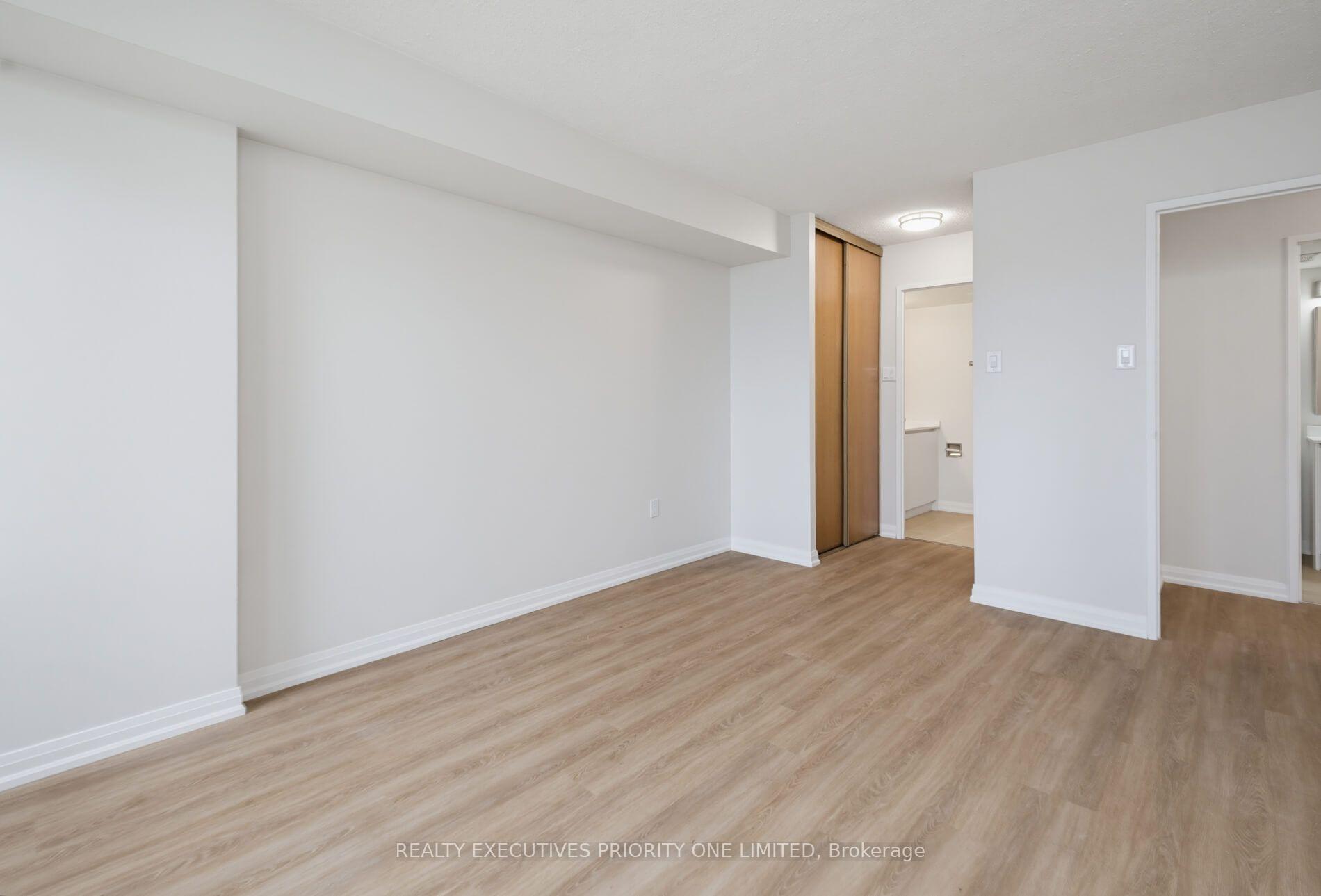 Photo 18 of Unit 1501, 7460 Bathurst Street, Vaughan, Brownridge — HOMEH