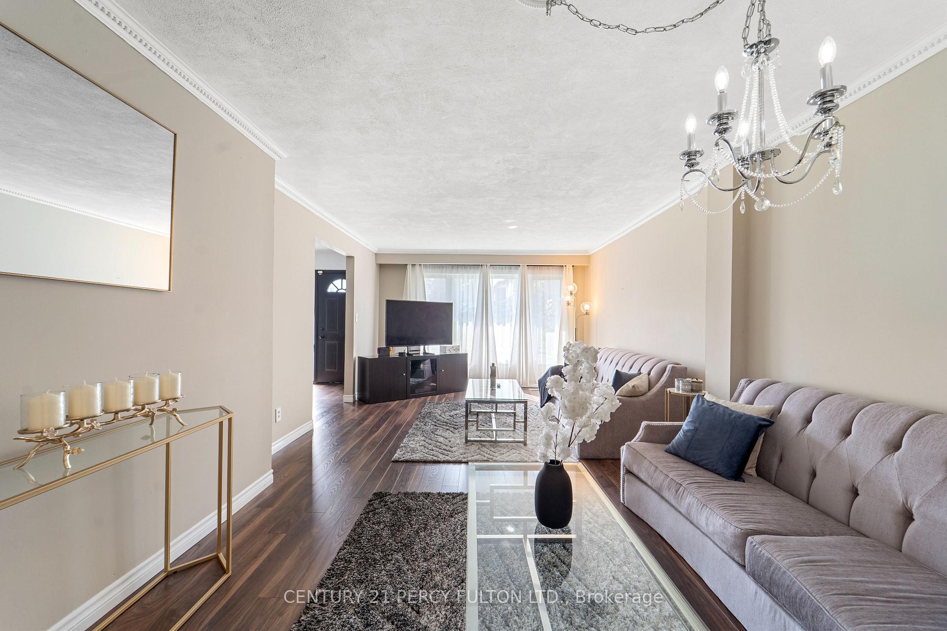 Photo 5 of 98 Doreen Crescent, Clarington, Bowmanville — HOMEH