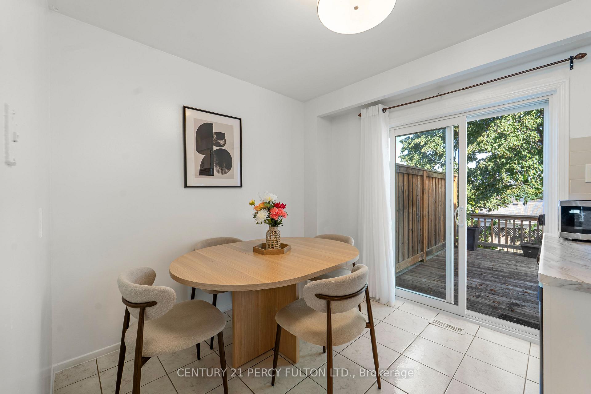 Photo 11 of 98 Doreen Crescent, Clarington, Bowmanville — HOMEH