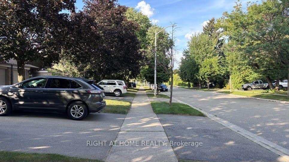 Photo 1 of 584 Forestwood Crescent, Burlington, Appleby — HOMEH