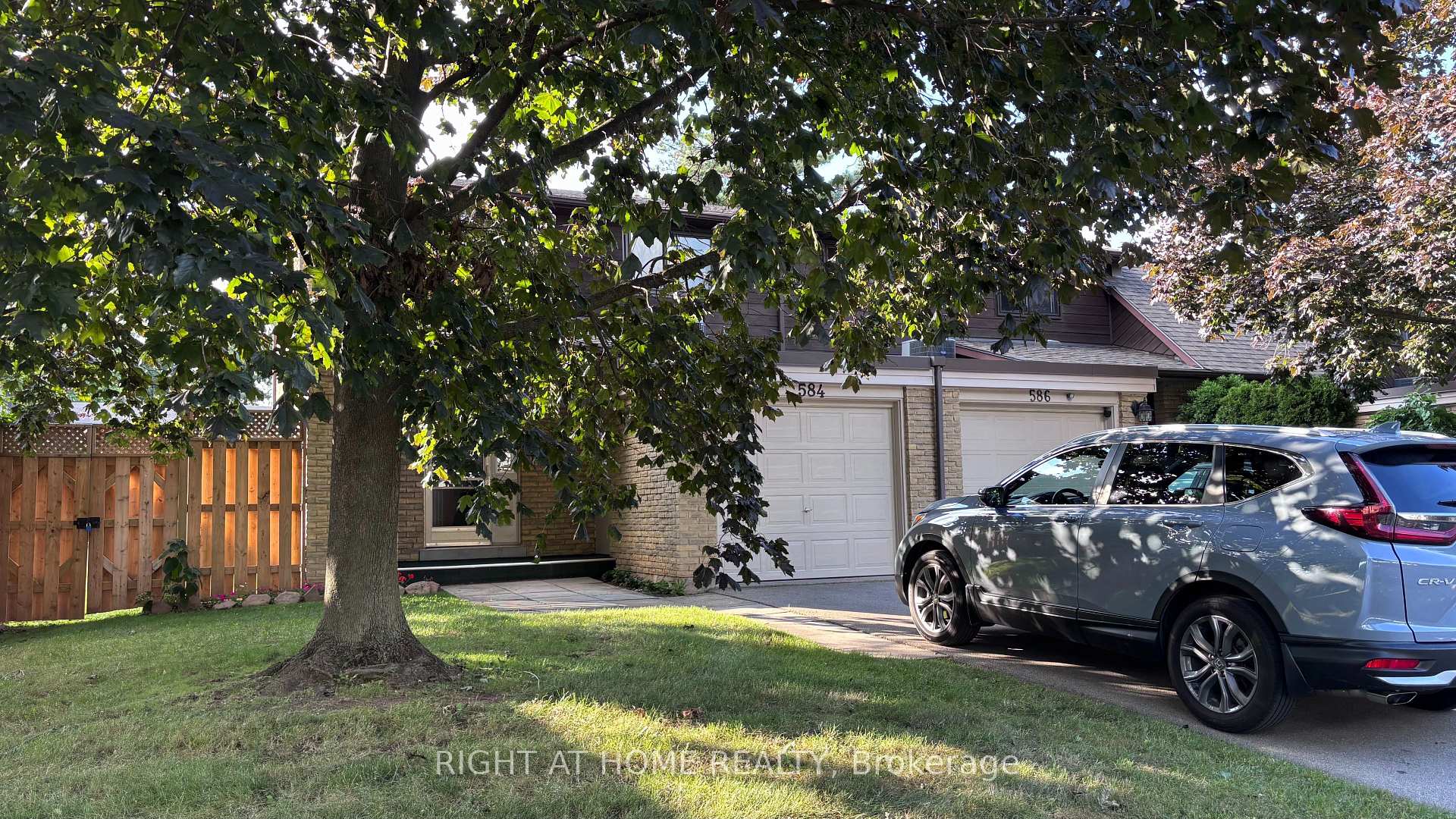 Photo 2 of 584 Forestwood Crescent, Burlington, Appleby — HOMEH