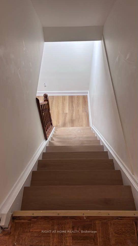Photo 5 of 584 Forestwood Crescent, Burlington, Appleby — HOMEH