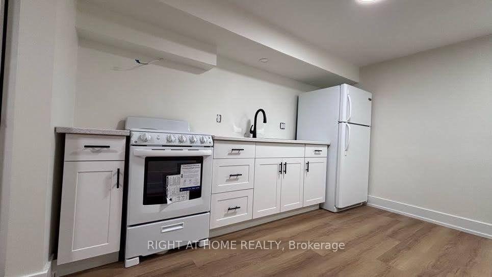 Photo 6 of 584 Forestwood Crescent, Burlington, Appleby — HOMEH