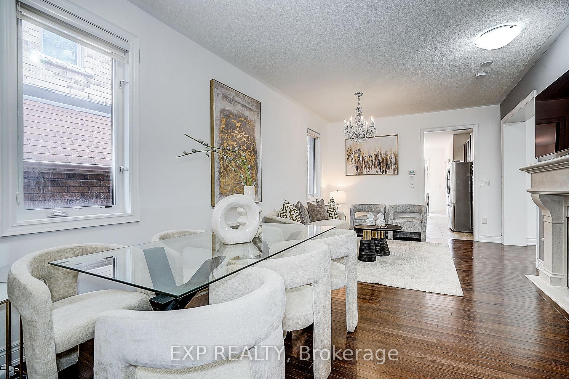 Photo 6 of 574 Sweetwater Crescent, Newmarket, Glenway Estates — HOMEH