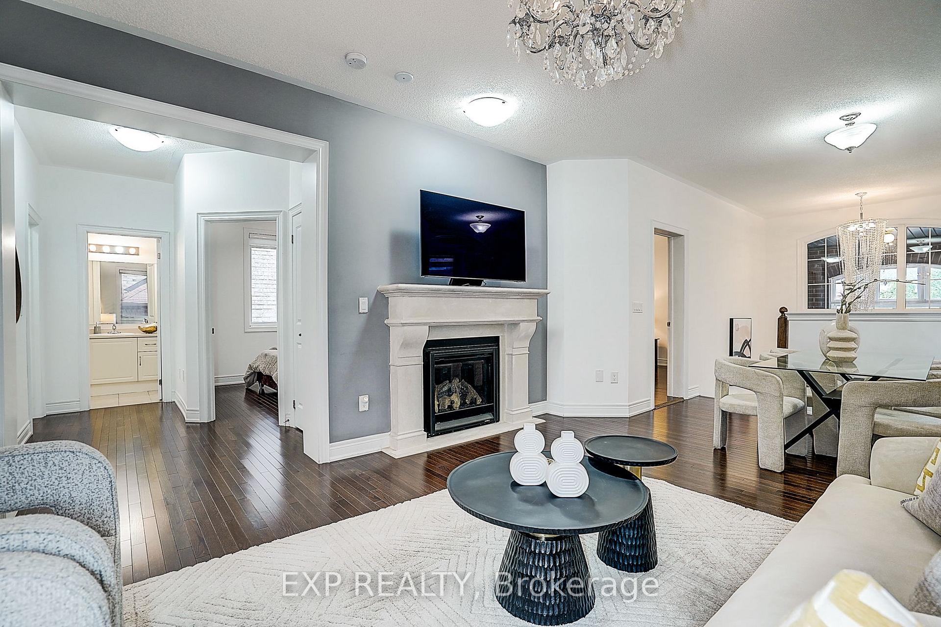 Photo 8 of 574 Sweetwater Crescent, Newmarket, Glenway Estates — HOMEH