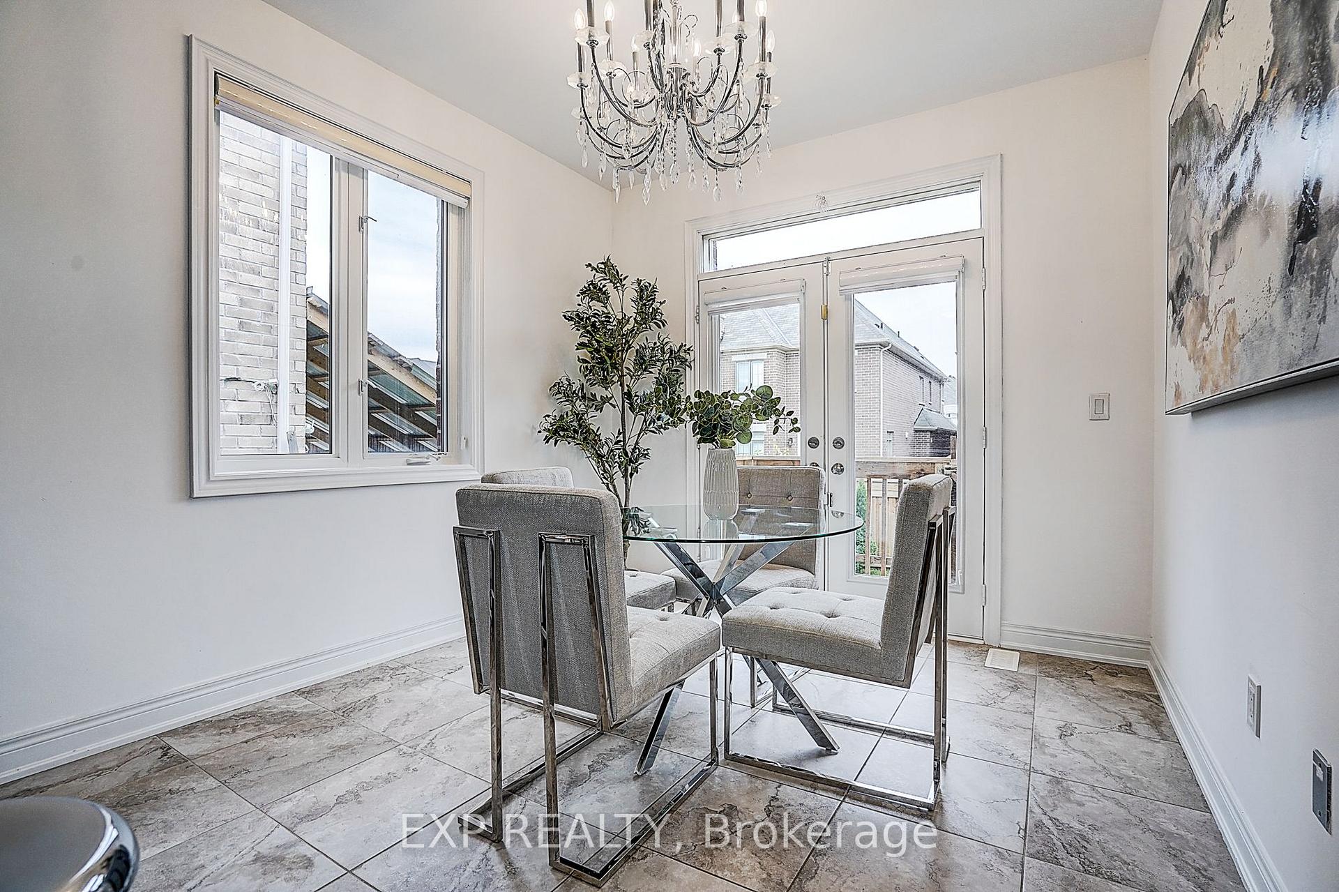 Photo 14 of 574 Sweetwater Crescent, Newmarket, Glenway Estates — HOMEH
