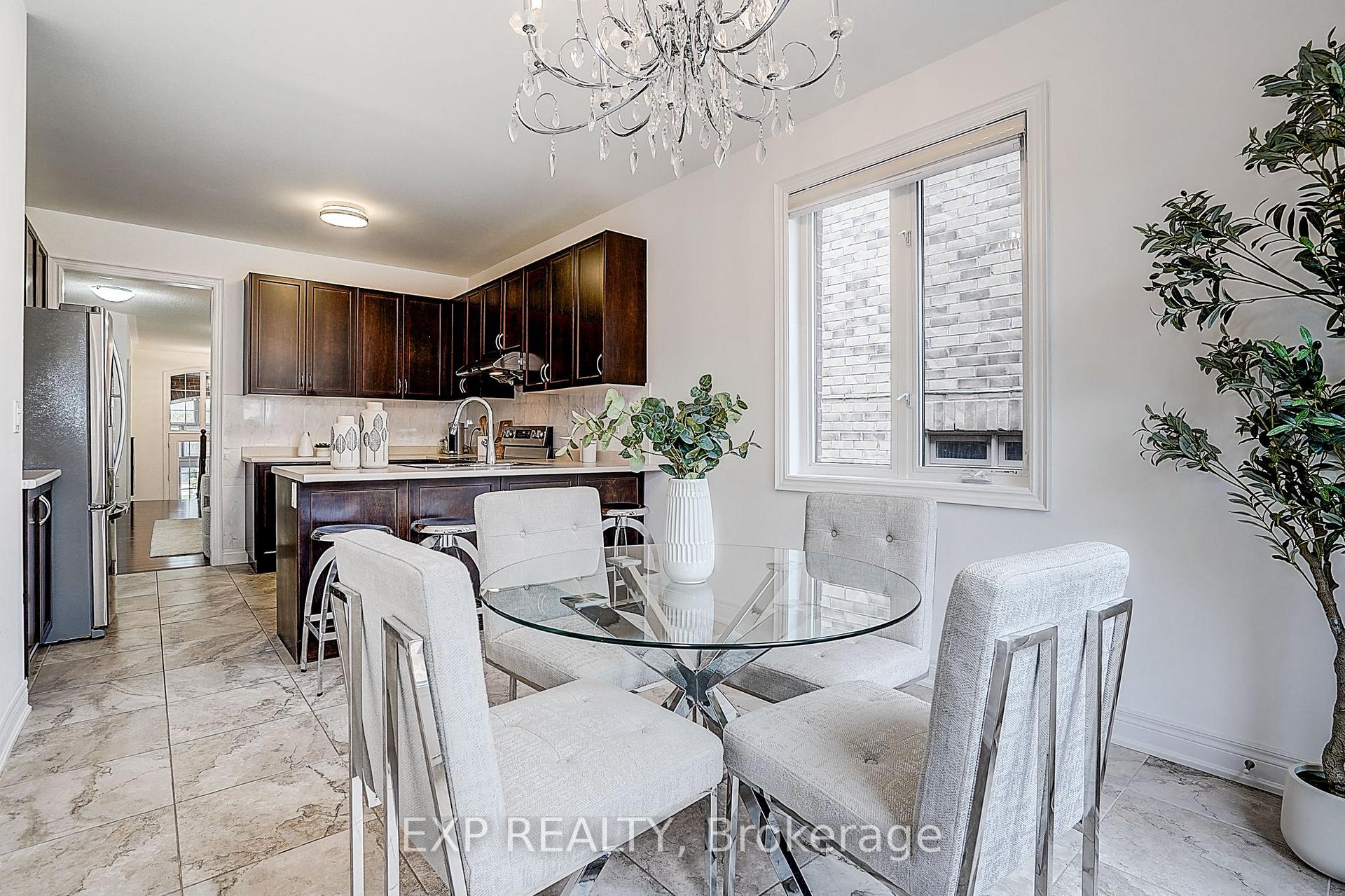 Photo 15 of 574 Sweetwater Crescent, Newmarket, Glenway Estates — HOMEH
