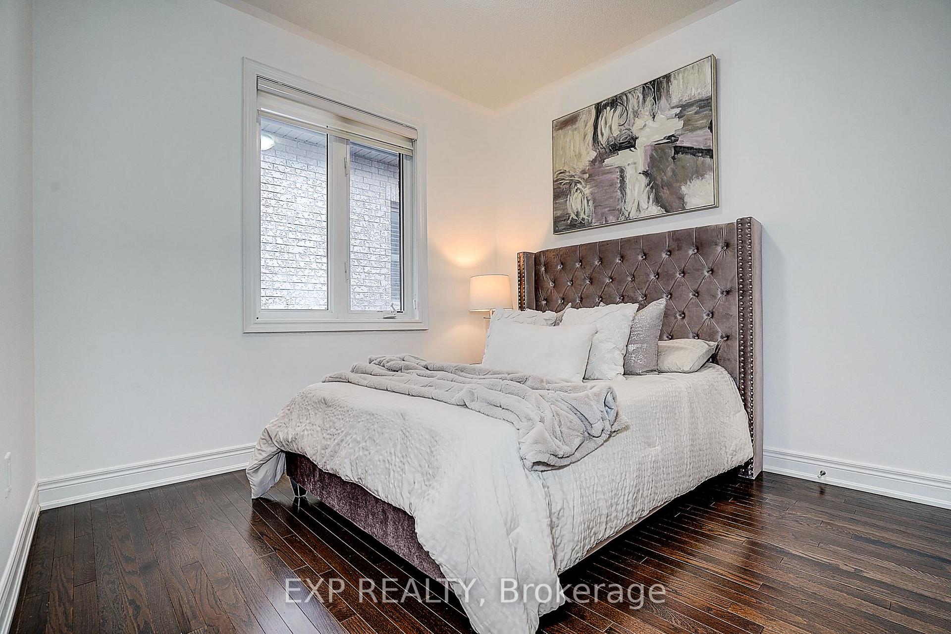 Photo 24 of 574 Sweetwater Crescent, Newmarket, Glenway Estates — HOMEH