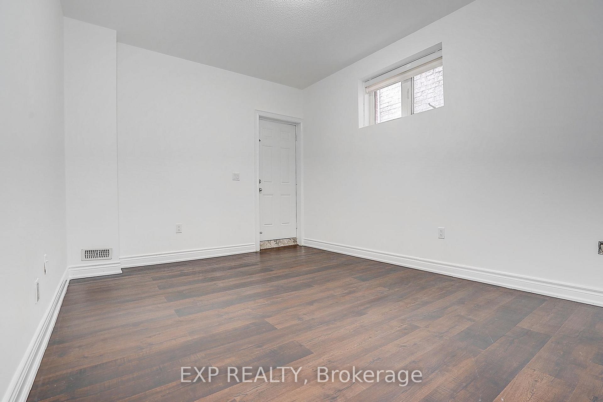 Photo 33 of 574 Sweetwater Crescent, Newmarket, Glenway Estates — HOMEH