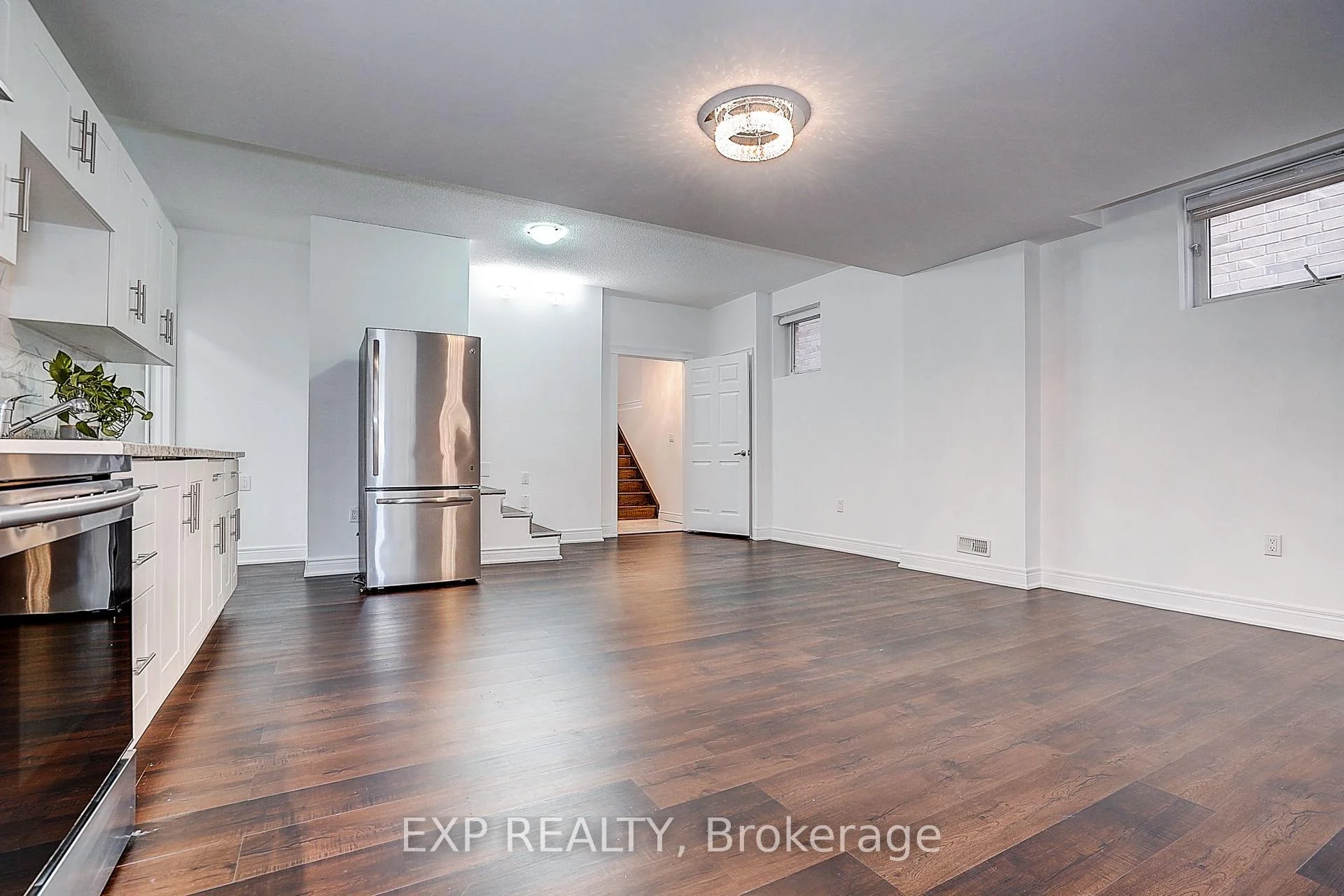 Photo 31 of 574 Sweetwater Crescent, Newmarket, Glenway Estates — HOMEH