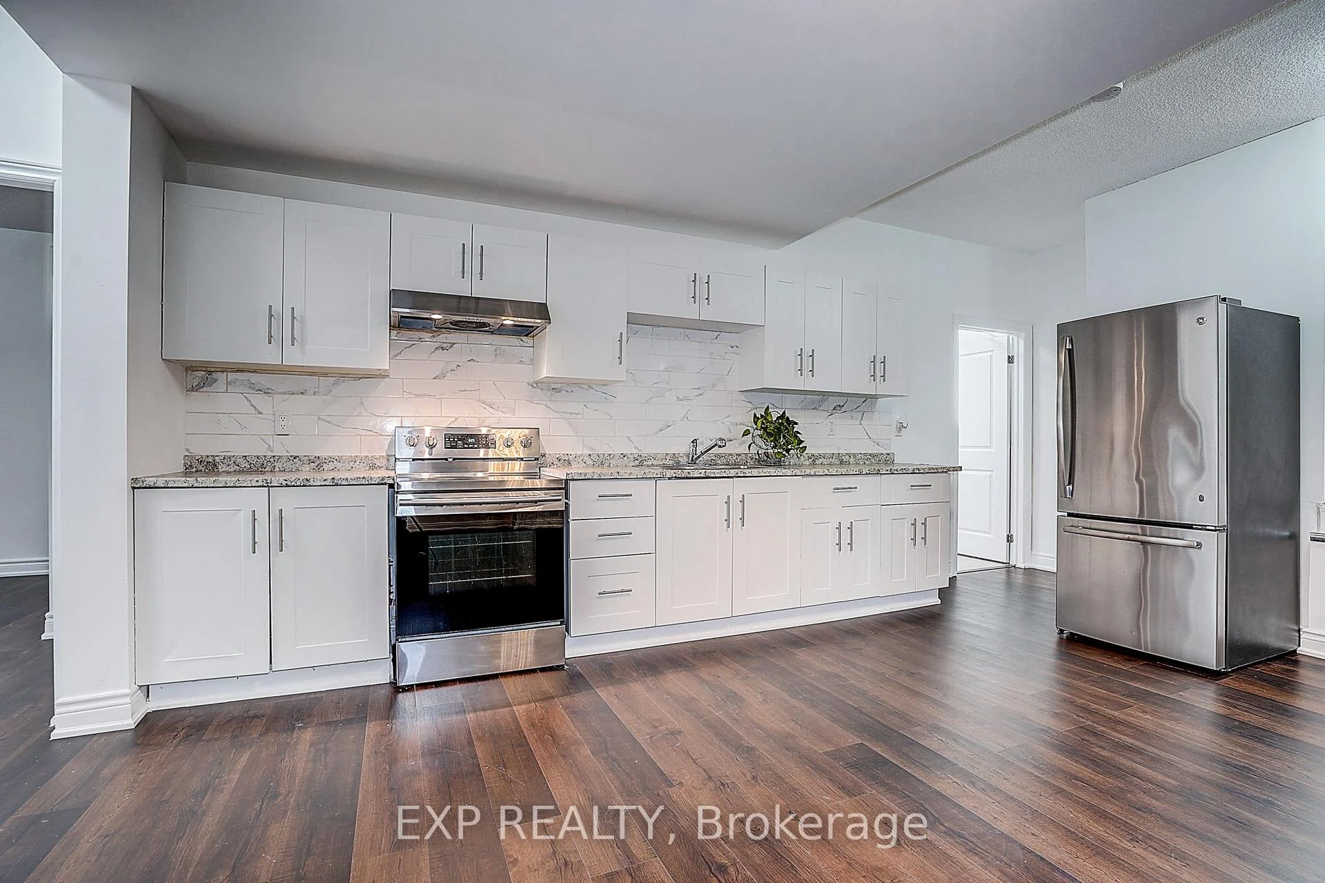 Photo 36 of 574 Sweetwater Crescent, Newmarket, Glenway Estates — HOMEH