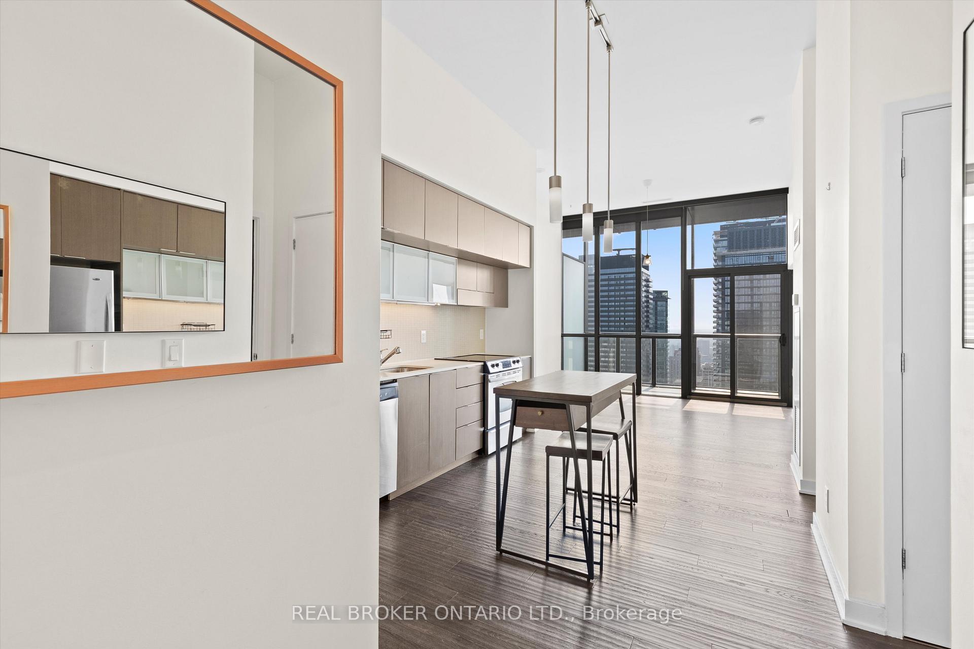 Photo 5 of Unit 4403, 110 Charles Street E, Toronto, Church-Yonge Corridor — HOMEH